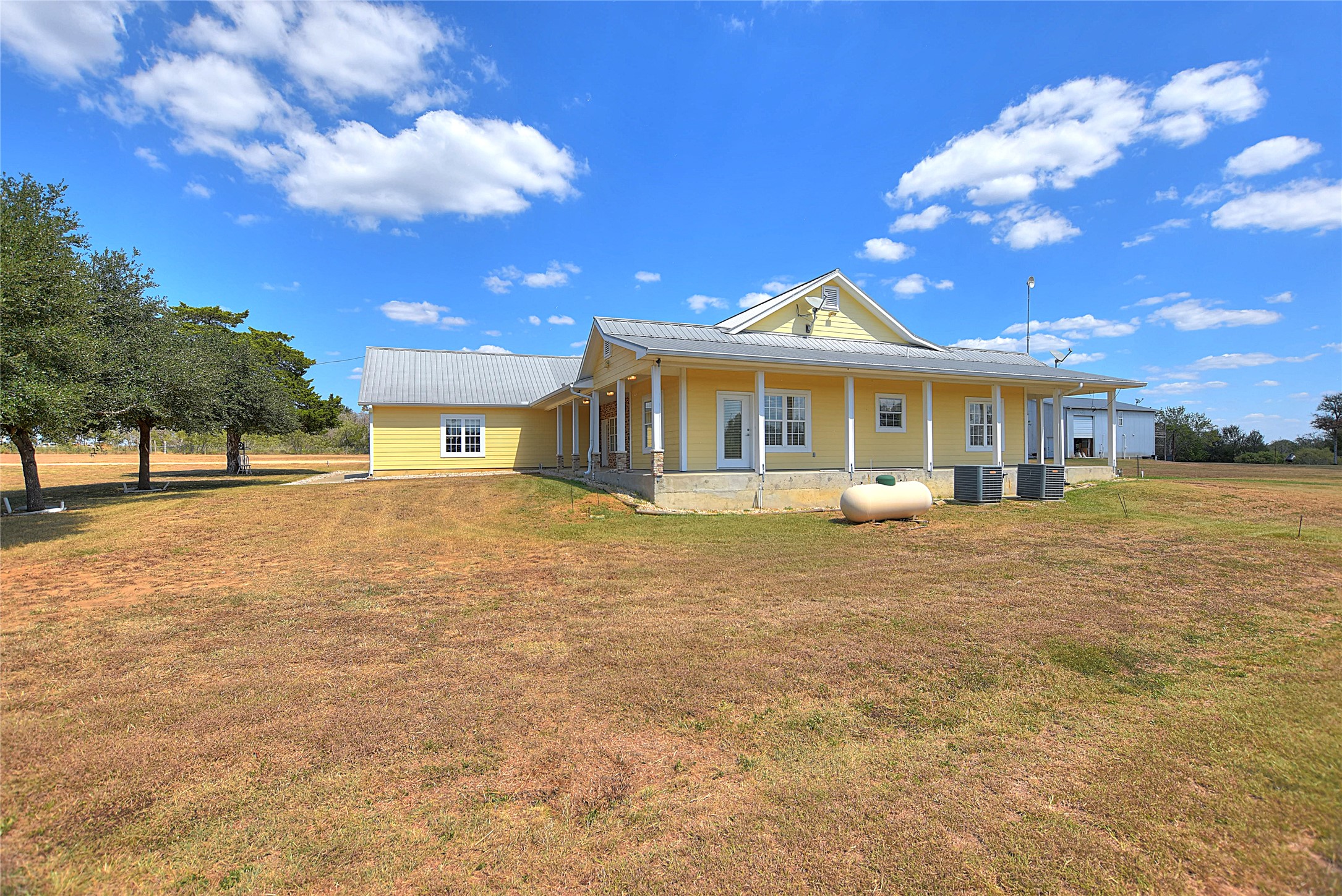 main property photo 10