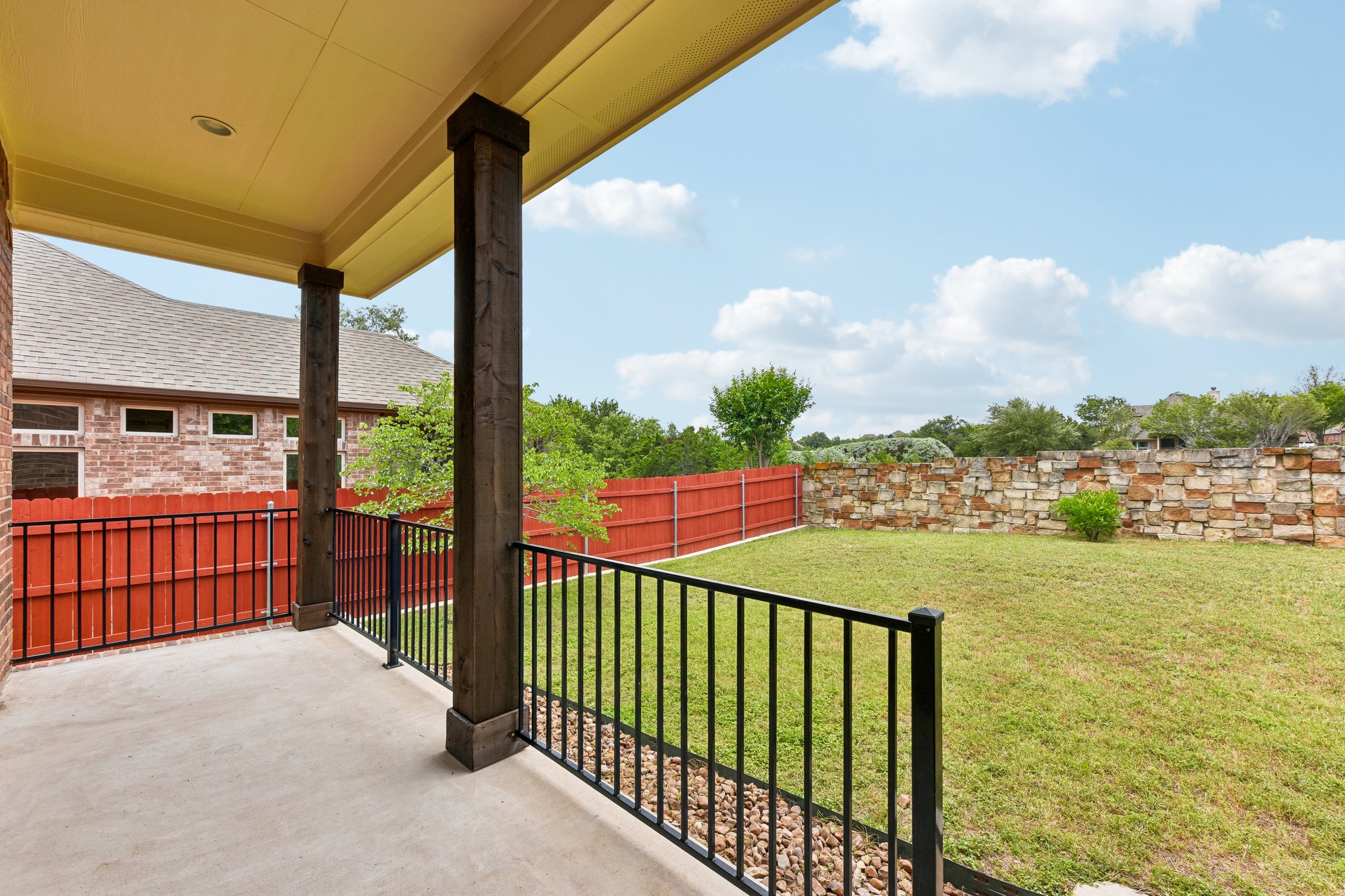 main property photo 13
