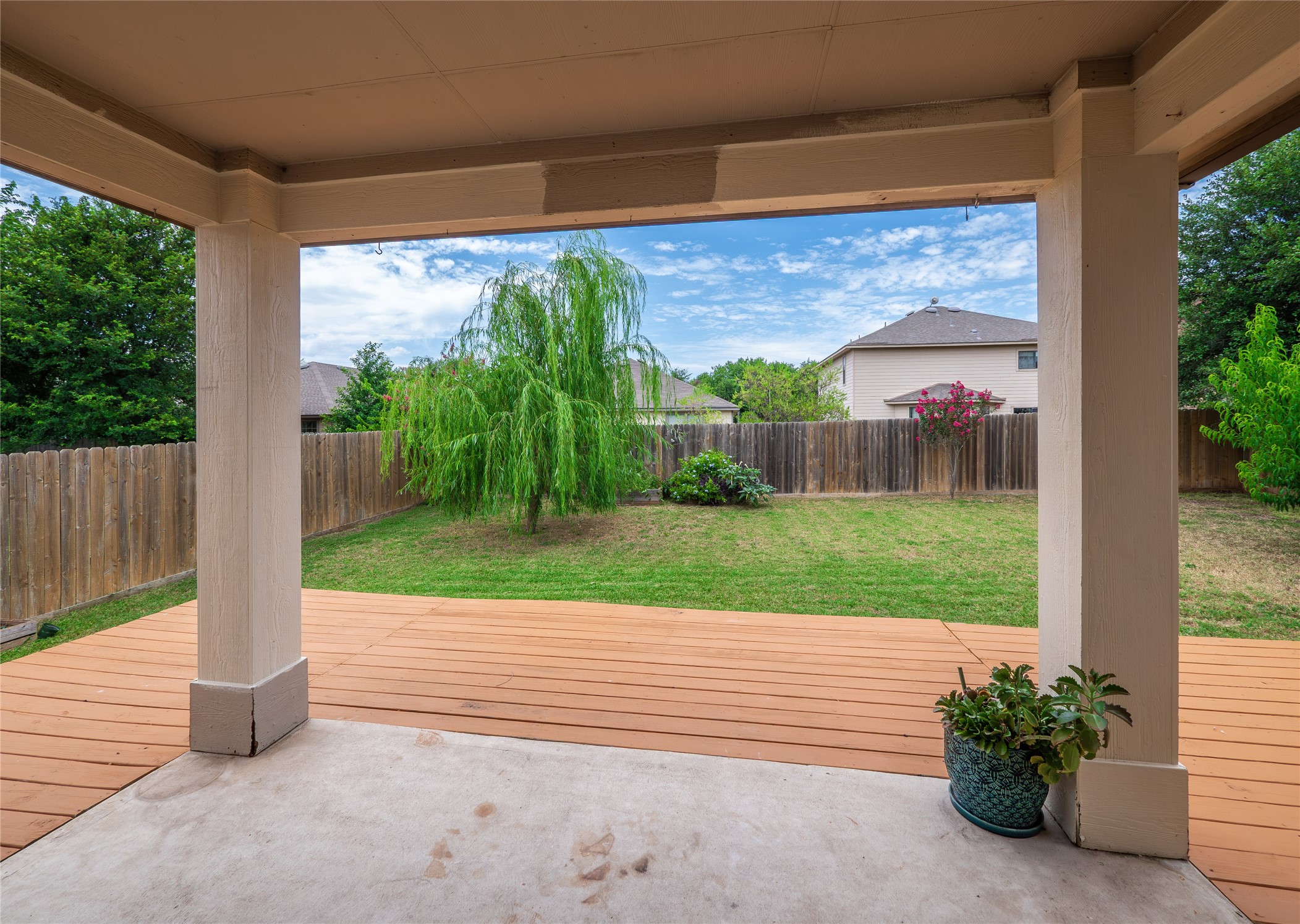 main property photo 28