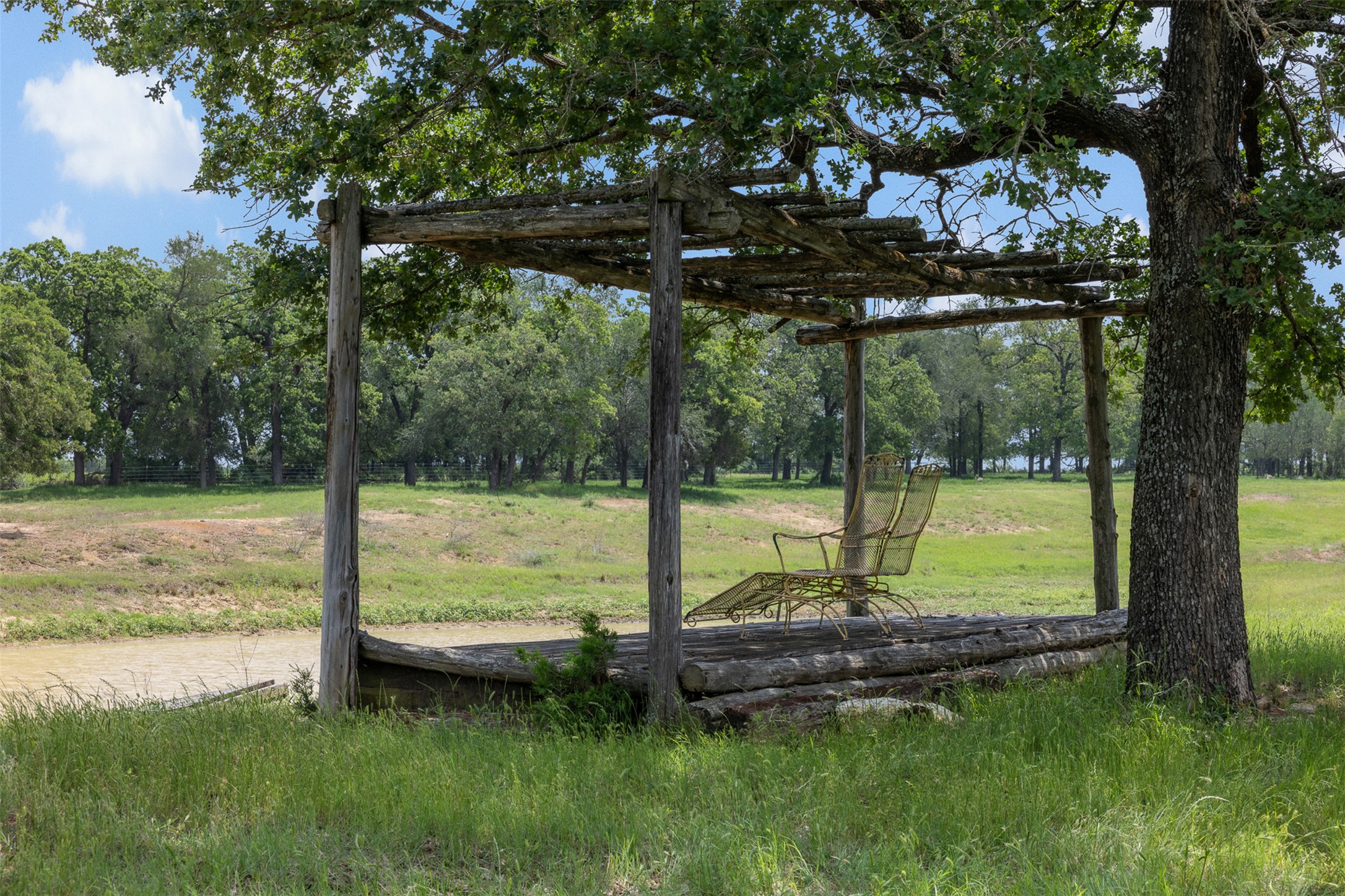 main property photo 28