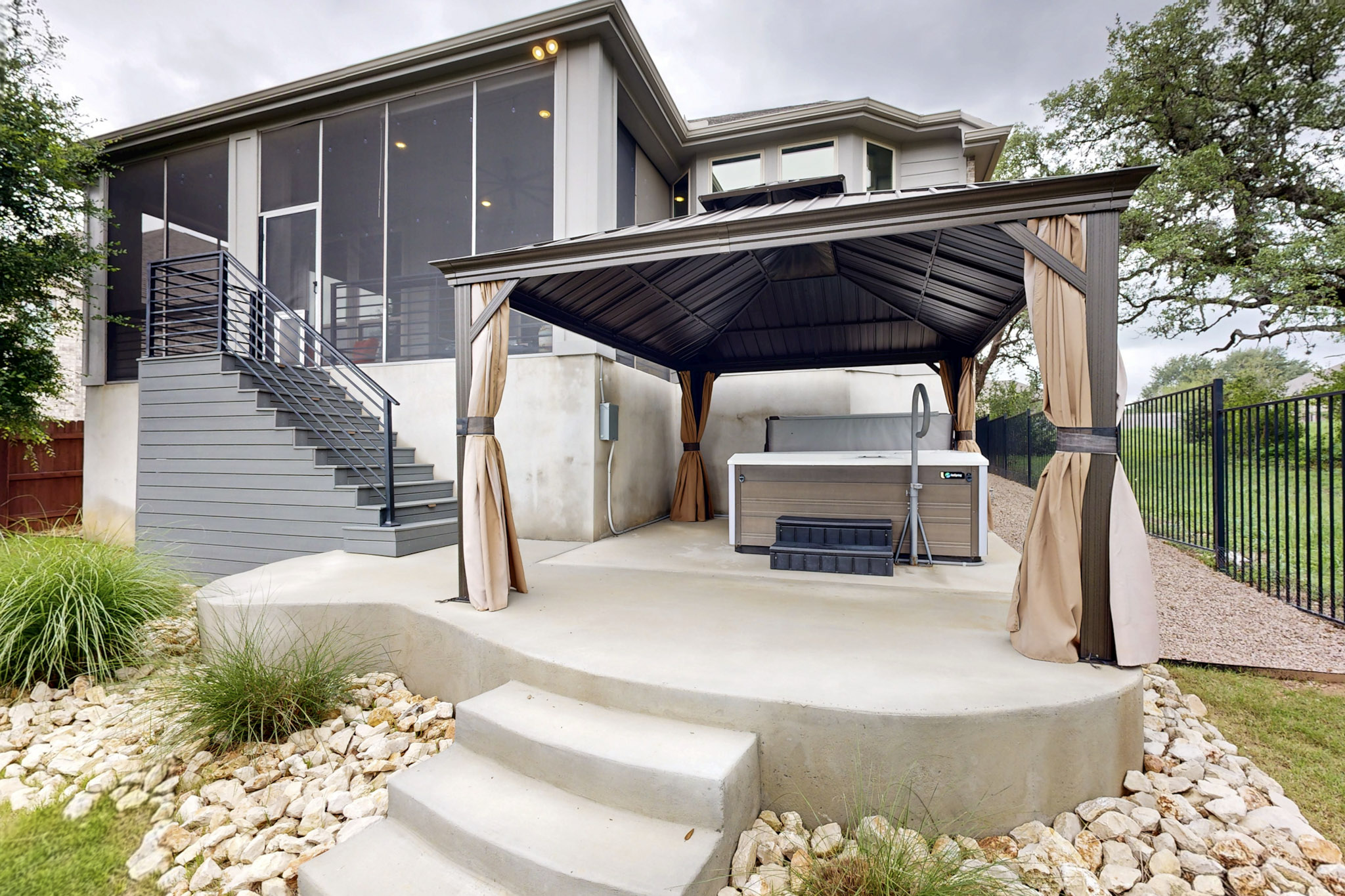 main property photo 26