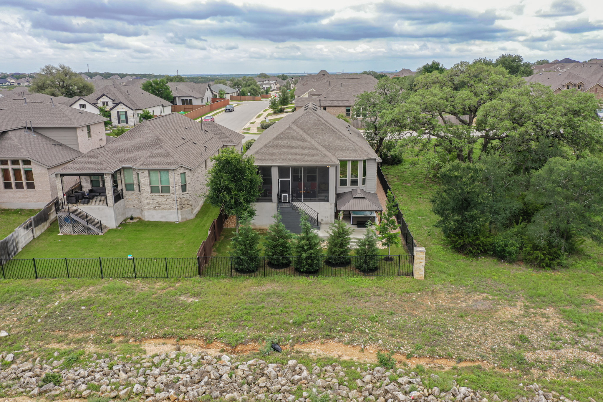 main property photo 29