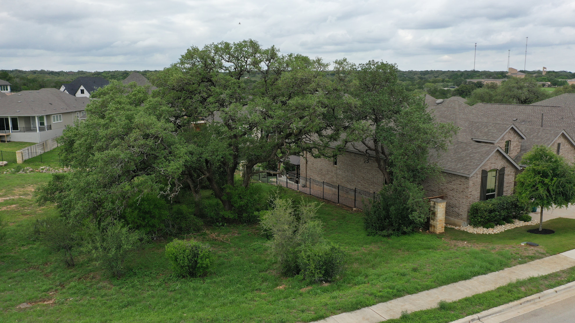 main property photo 31