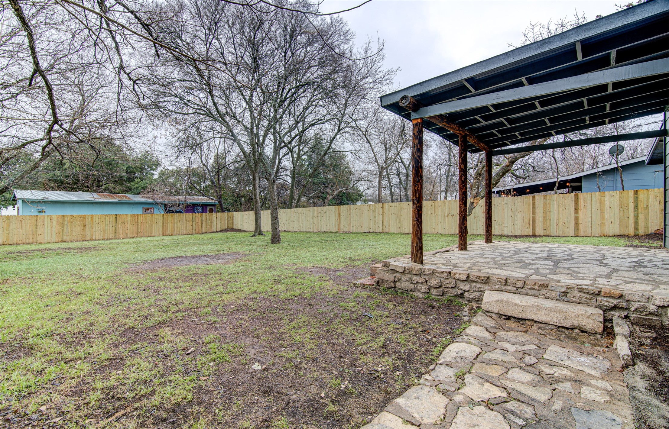 main property photo 20