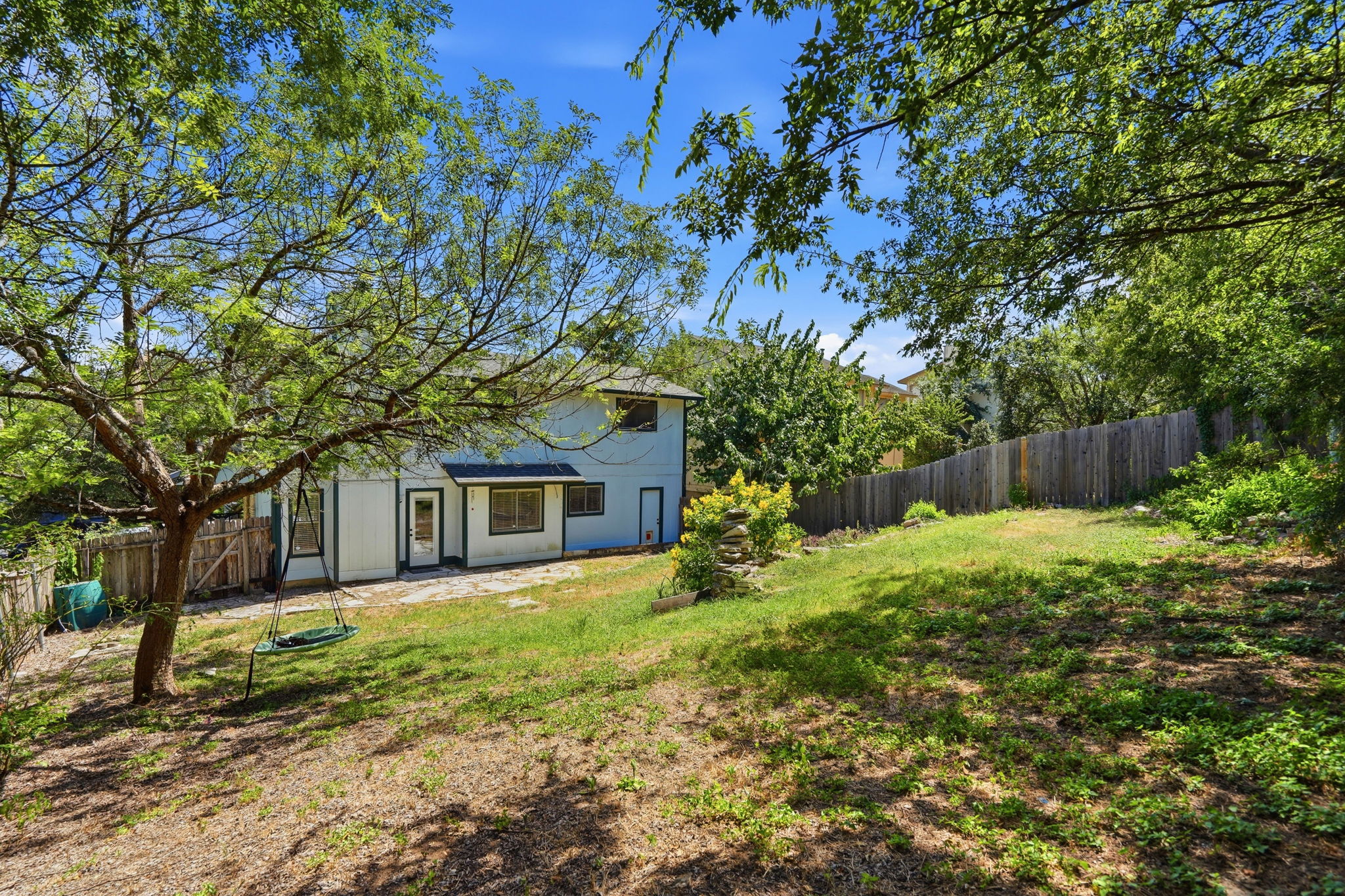 main property photo 30