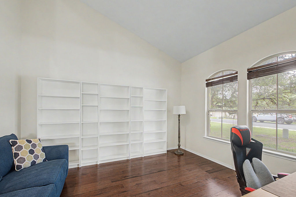 main property photo 5