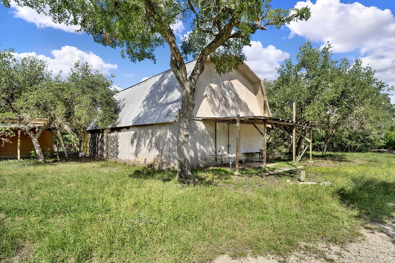 main property photo 29