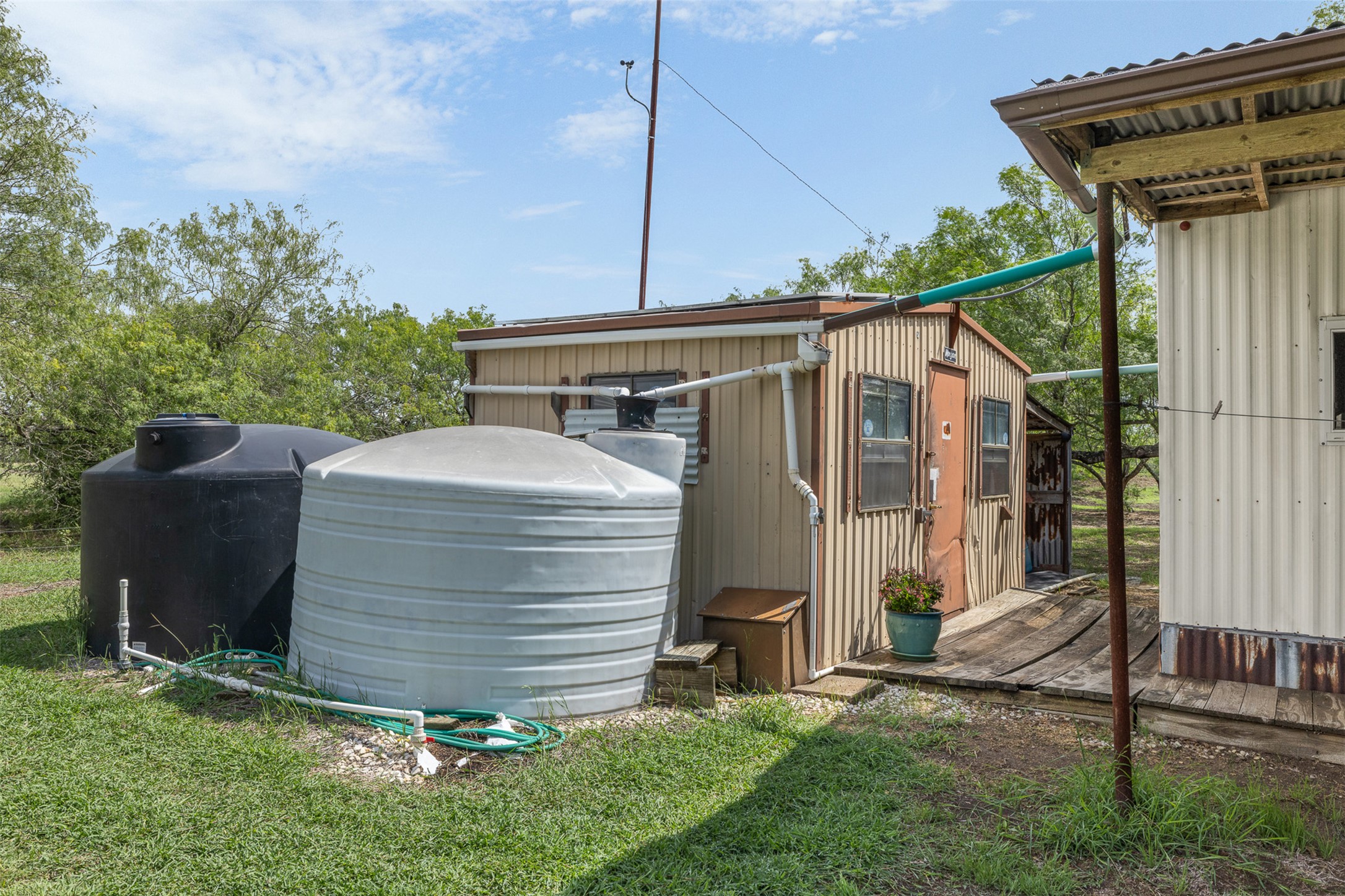 main property photo 29