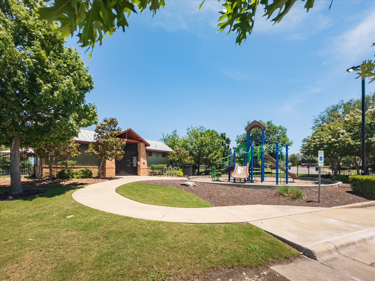 main property photo 36
