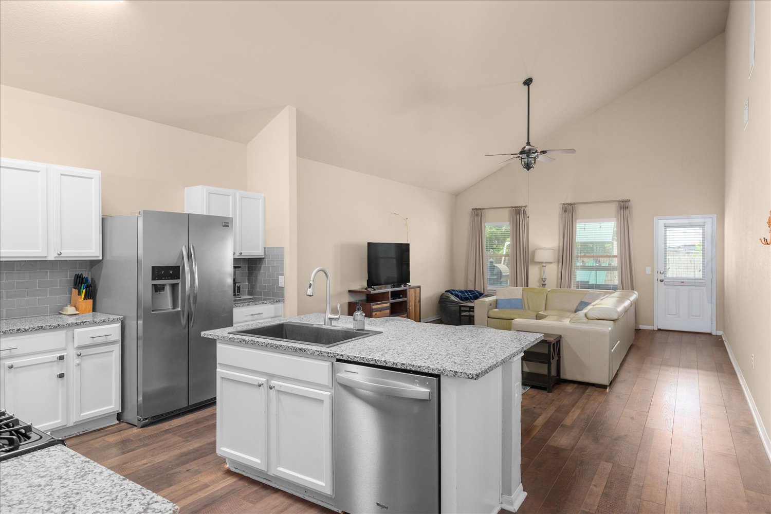 main property photo 5