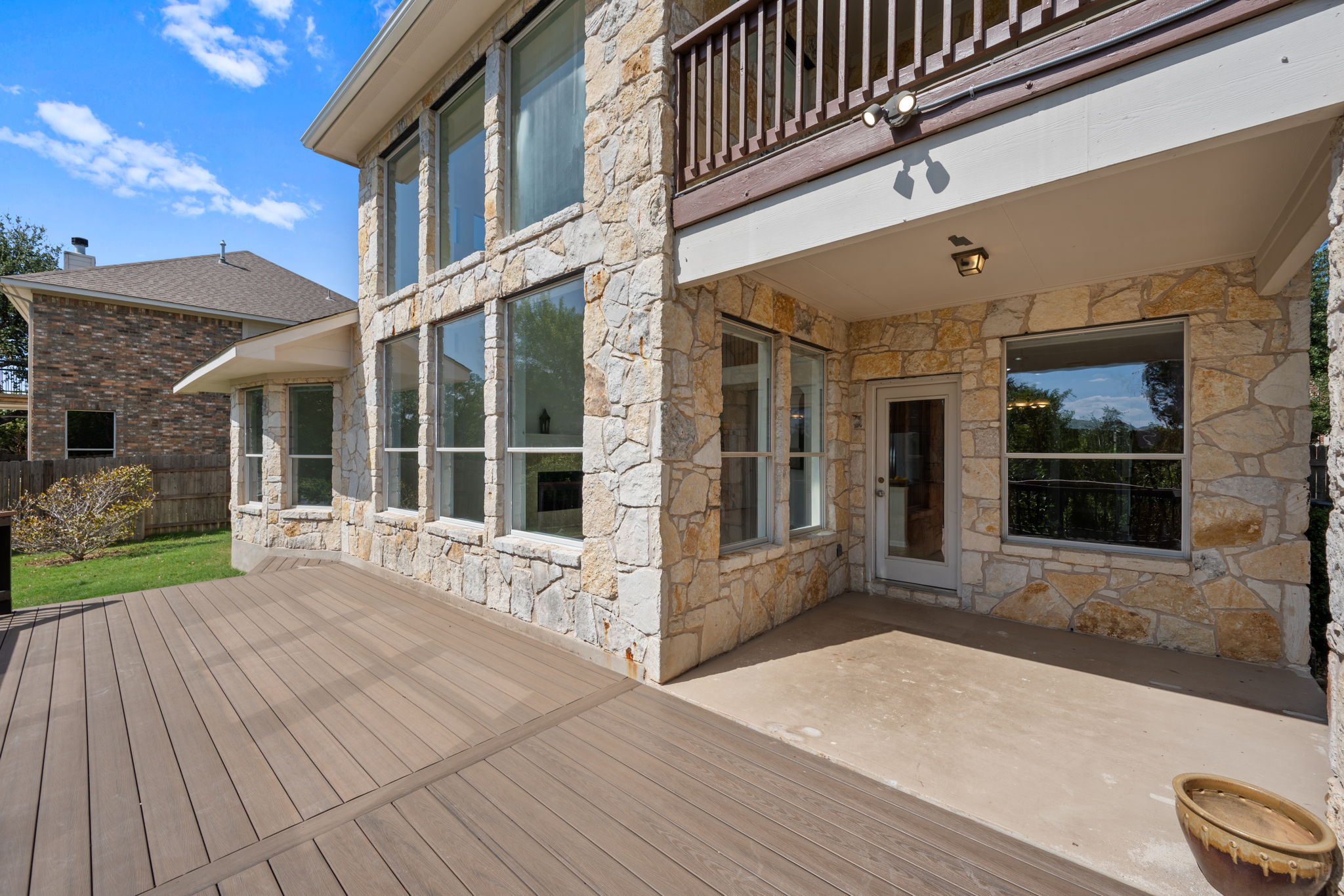 main property photo 28
