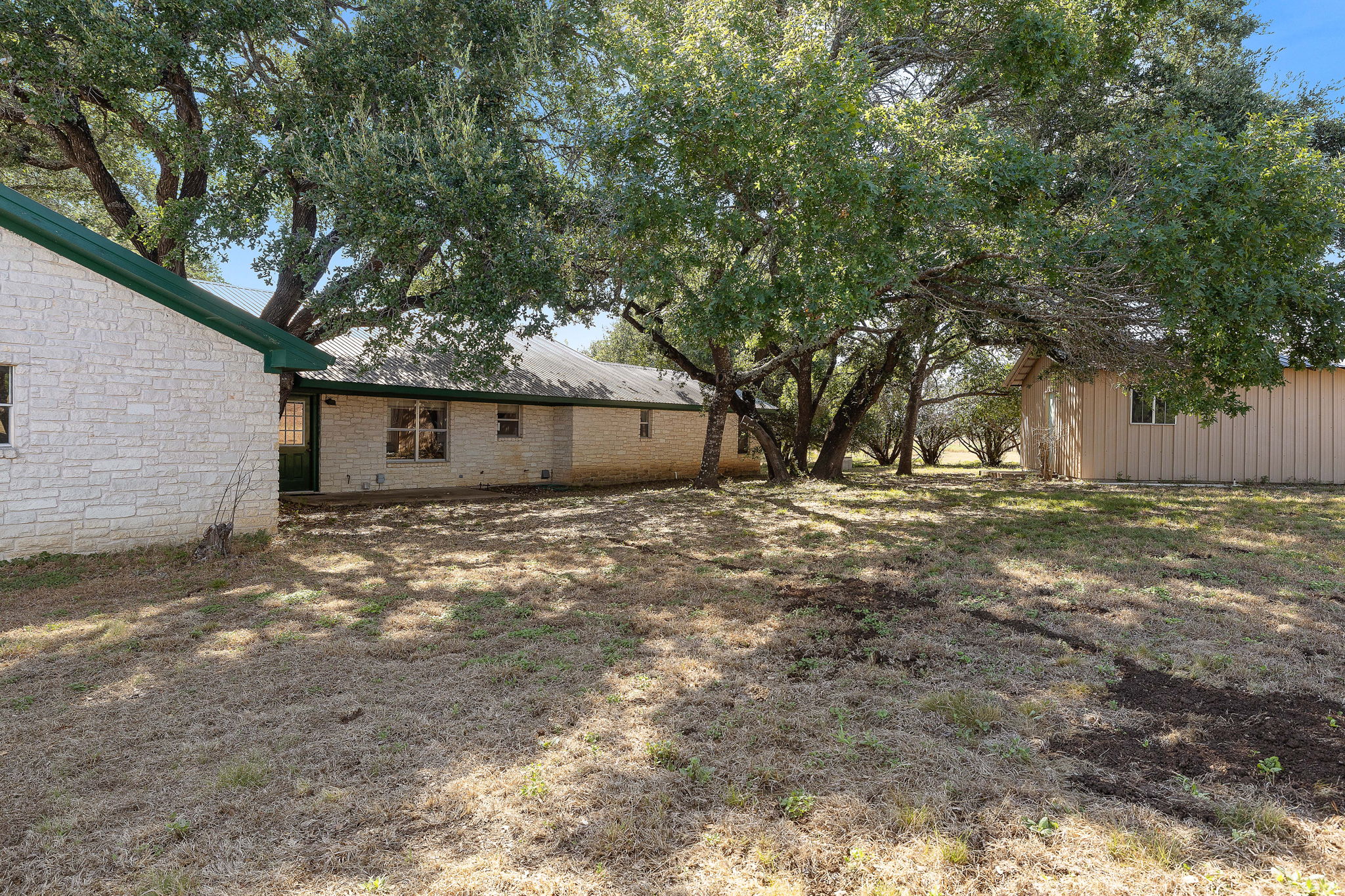 main property photo 30