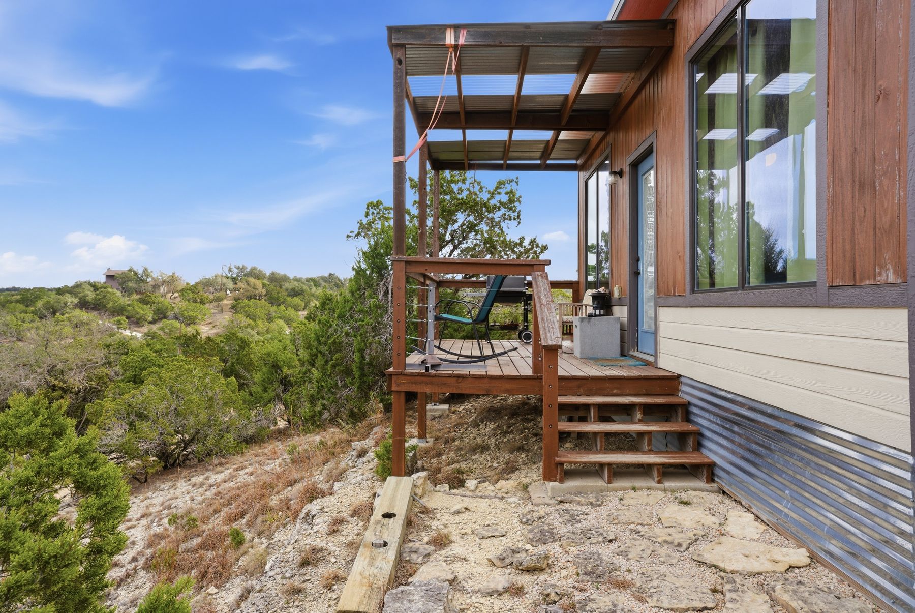 main property photo 22