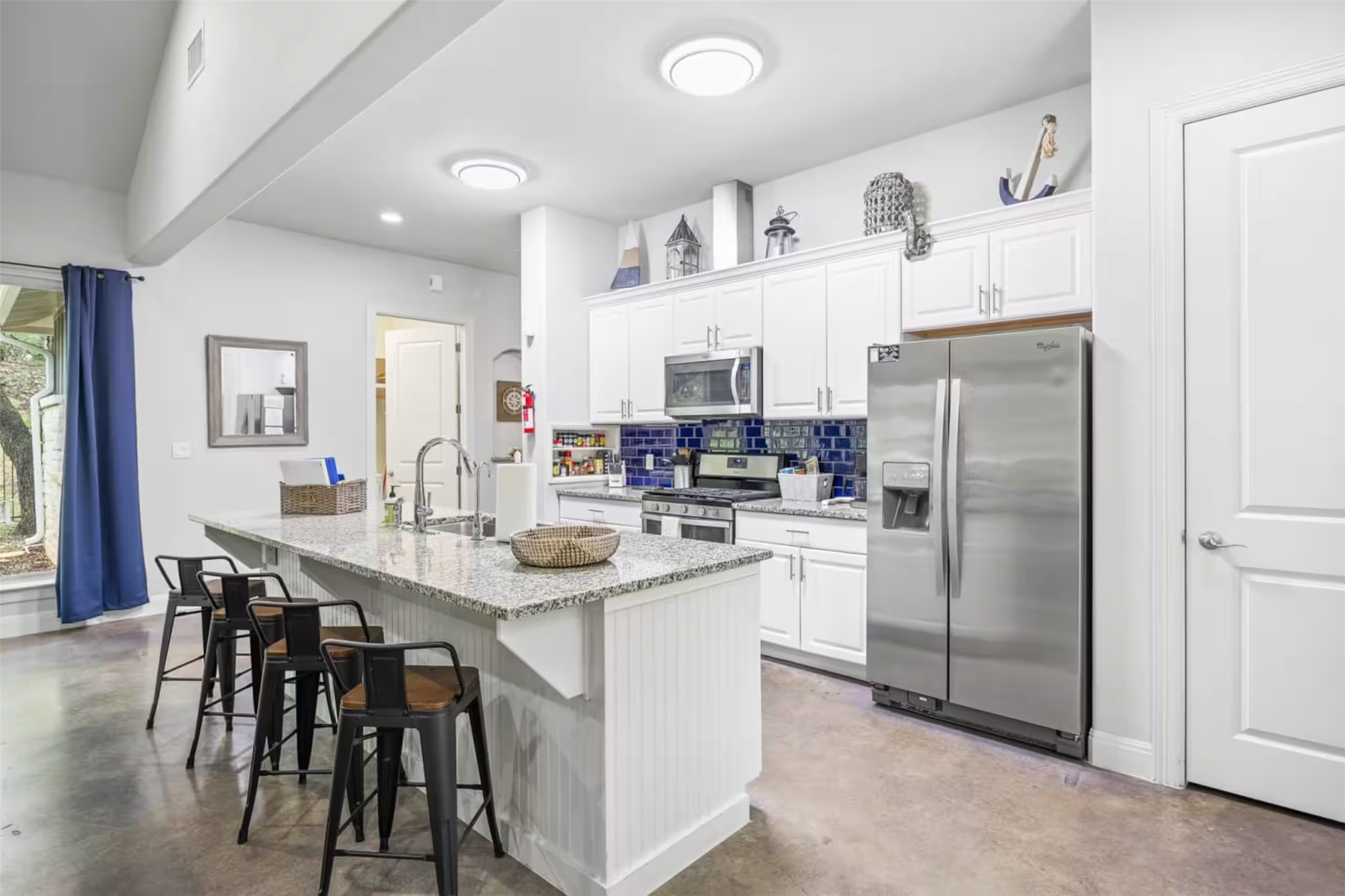 main property photo 15