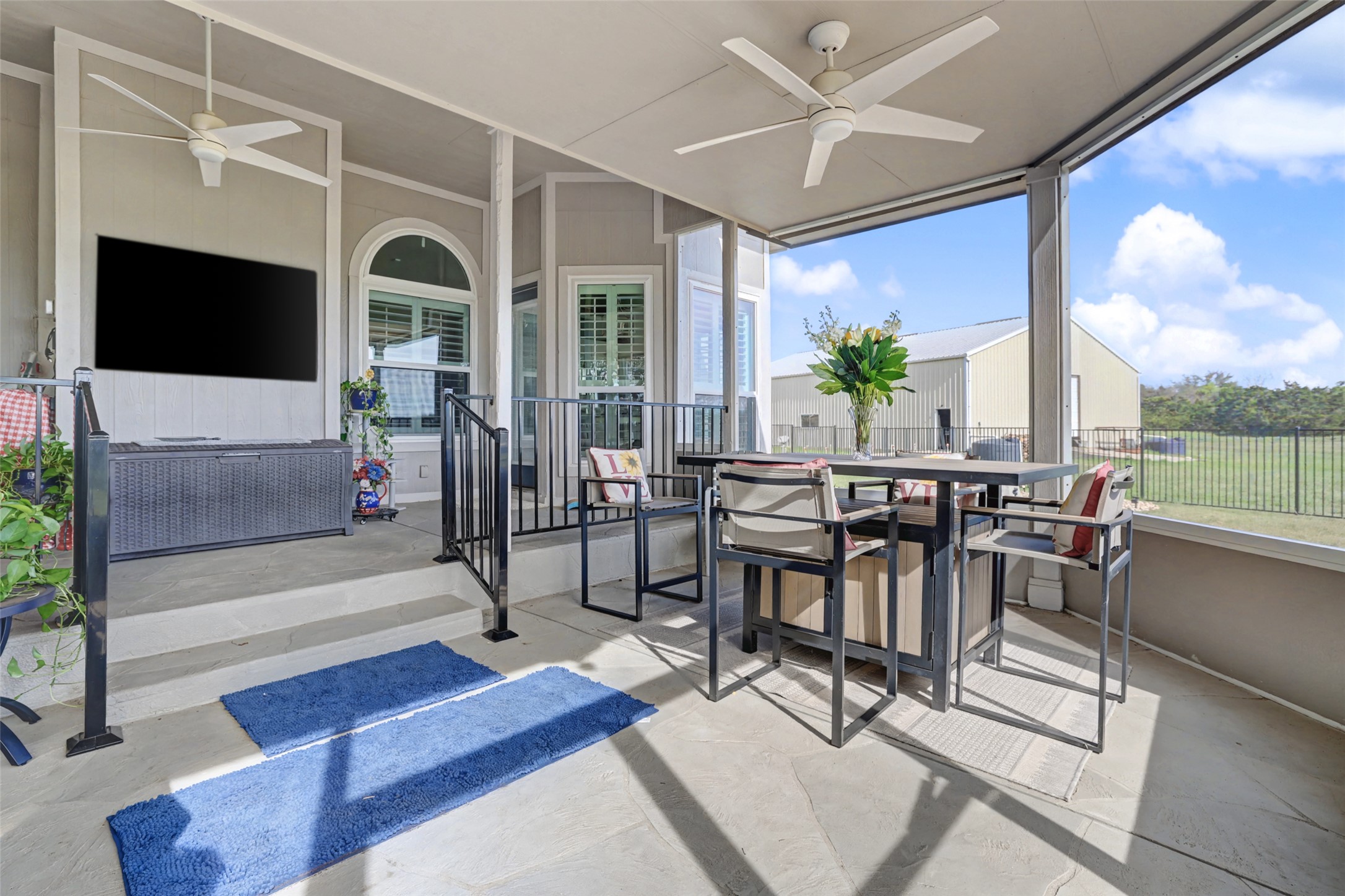 main property photo 36