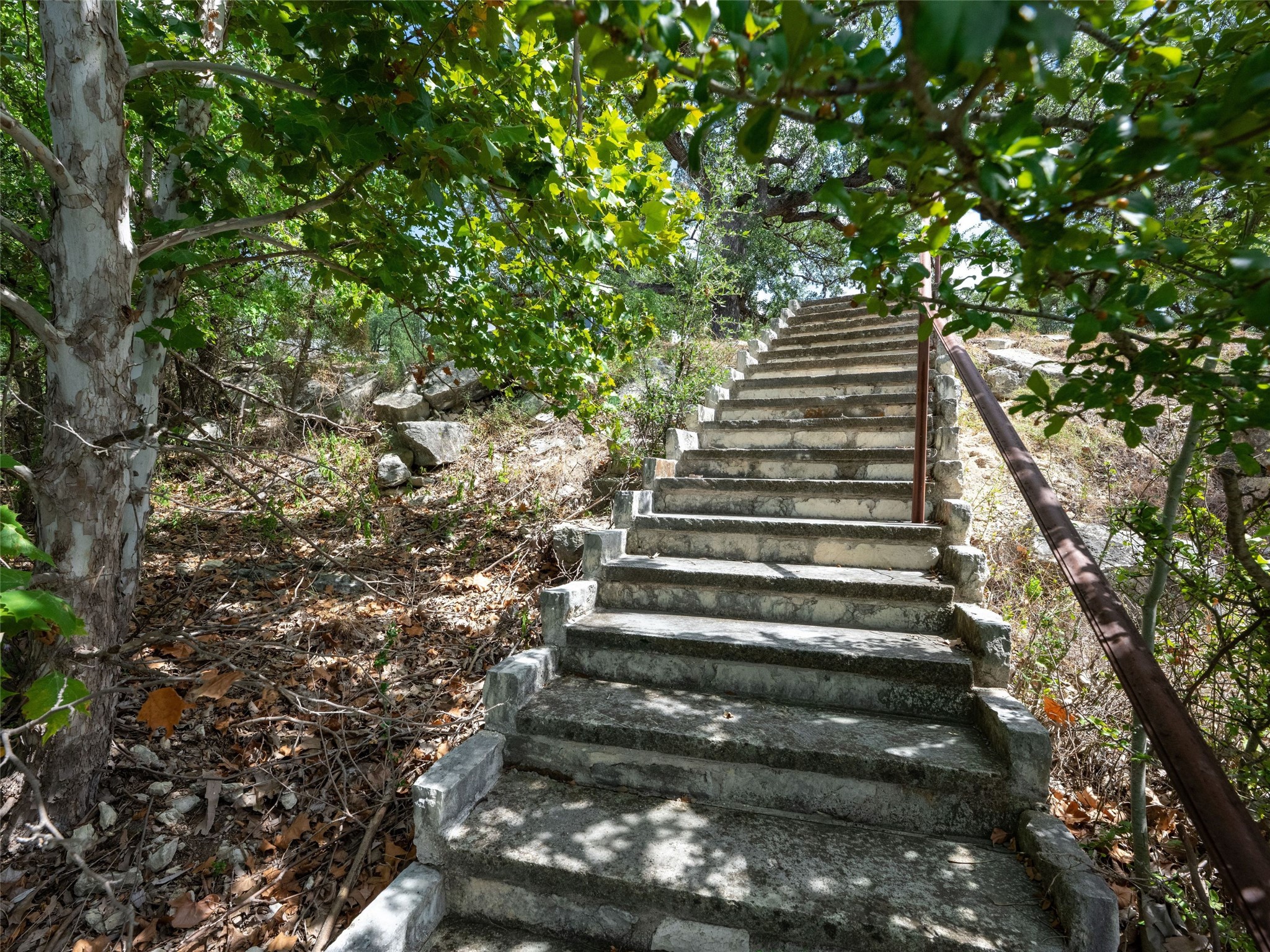 main property photo 8