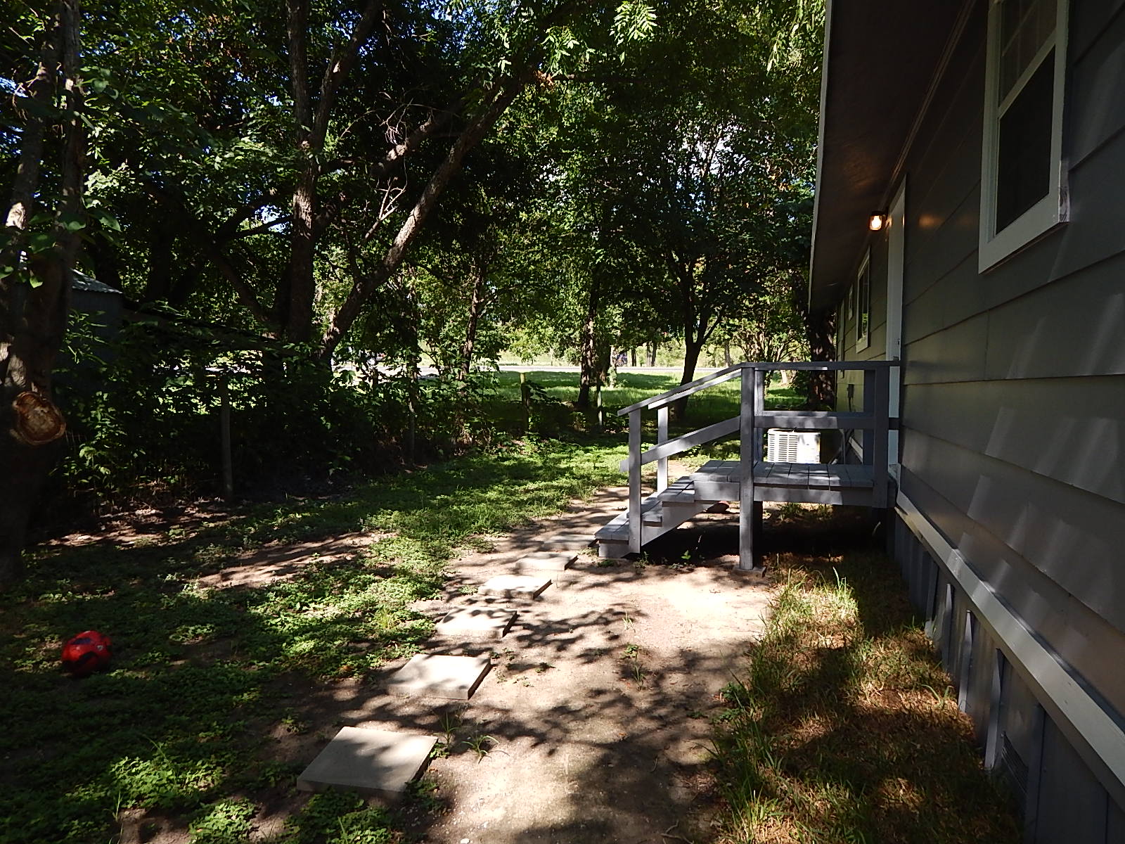 main property photo 16
