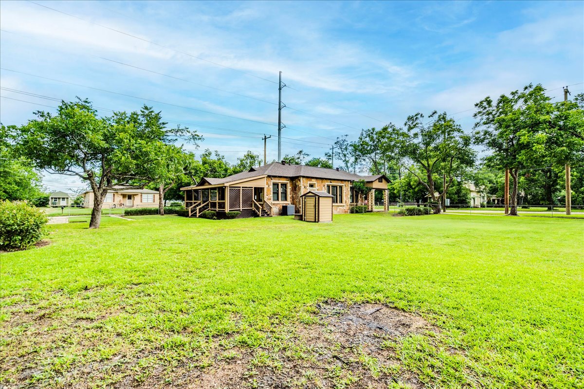 main property photo 27