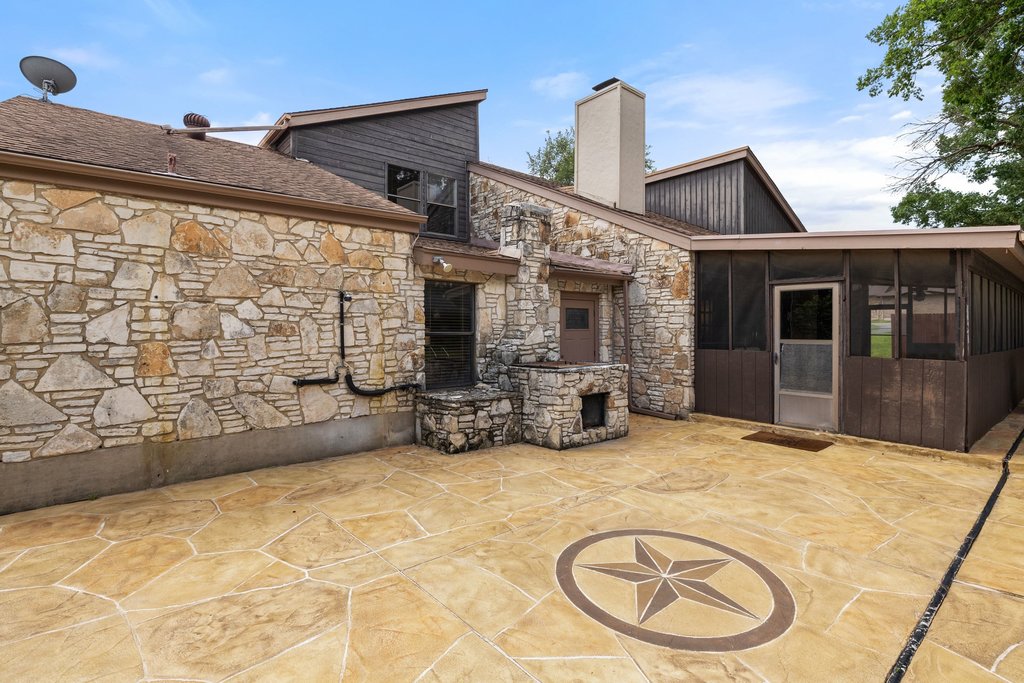 main property photo 35