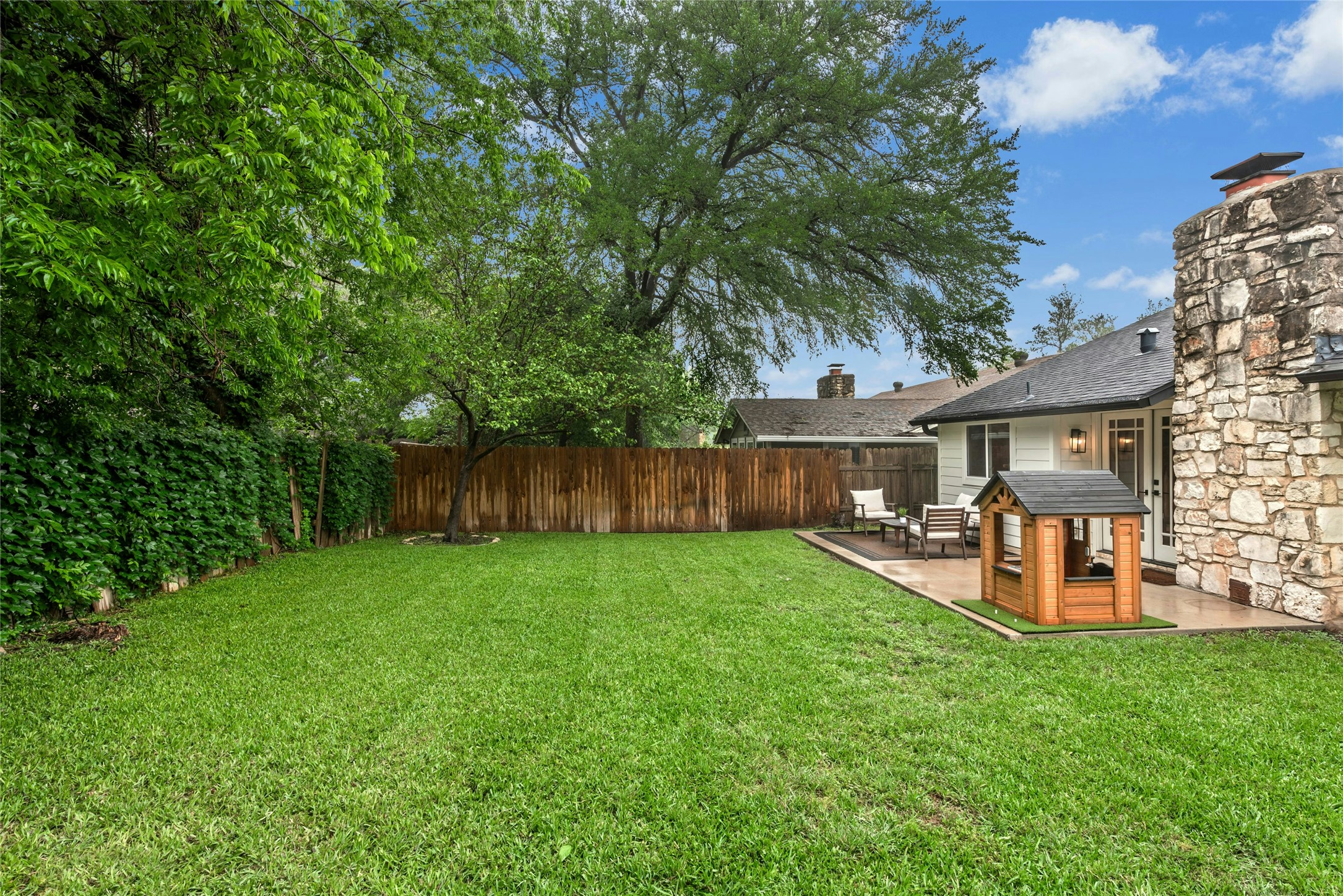 main property photo 20