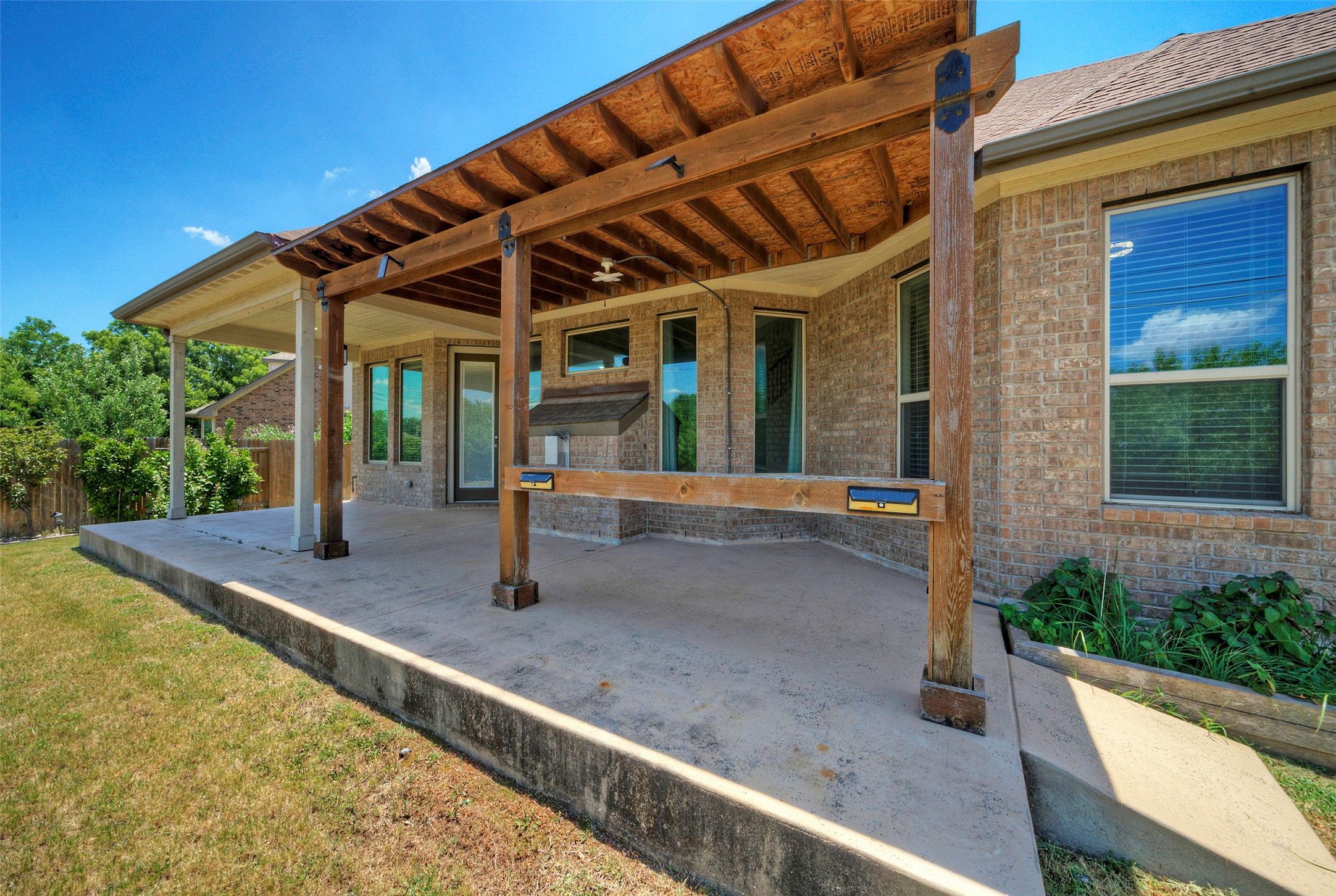 main property photo 35