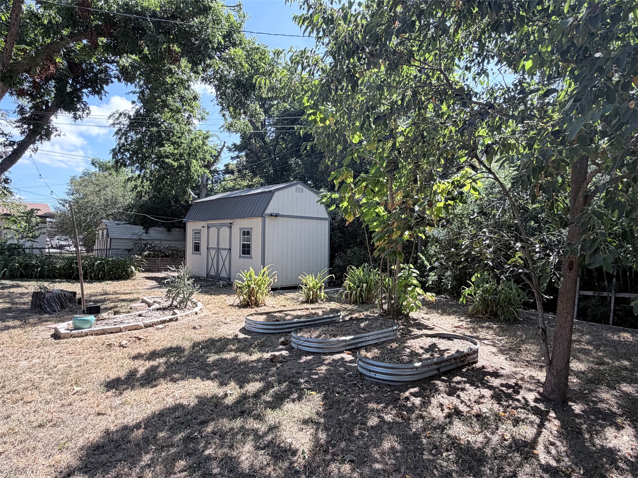 main property photo 31