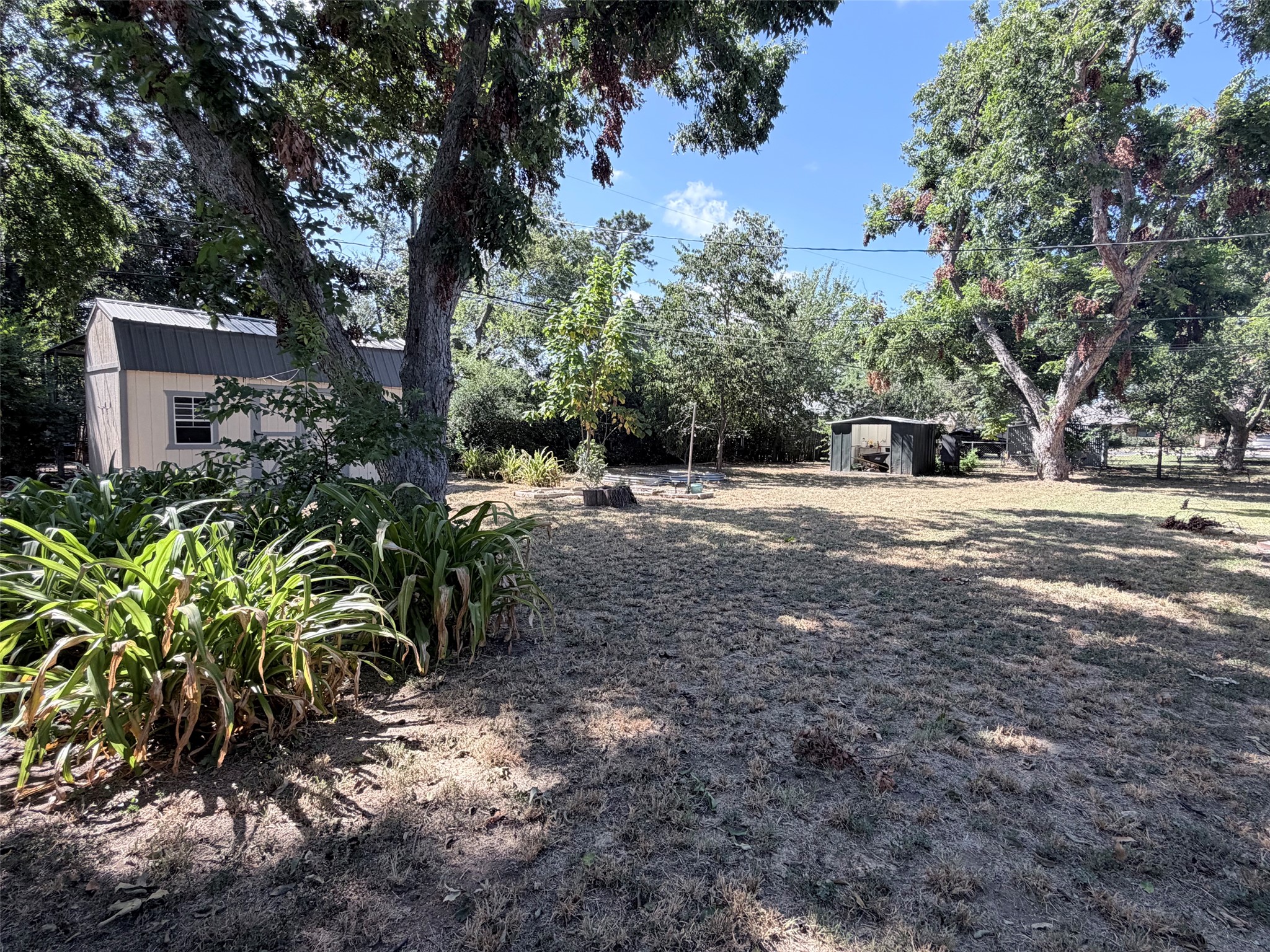 main property photo 33