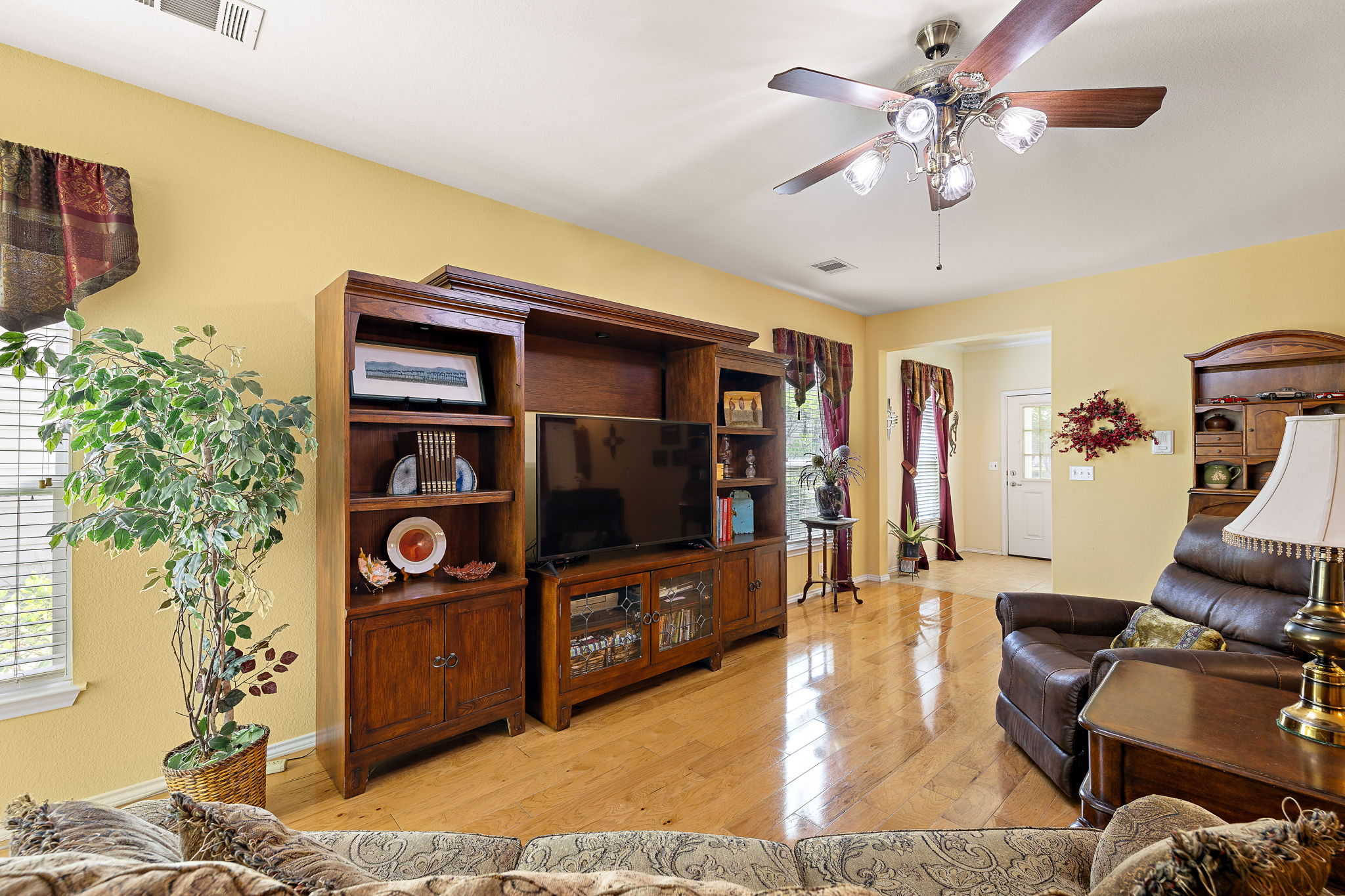 main property photo 5