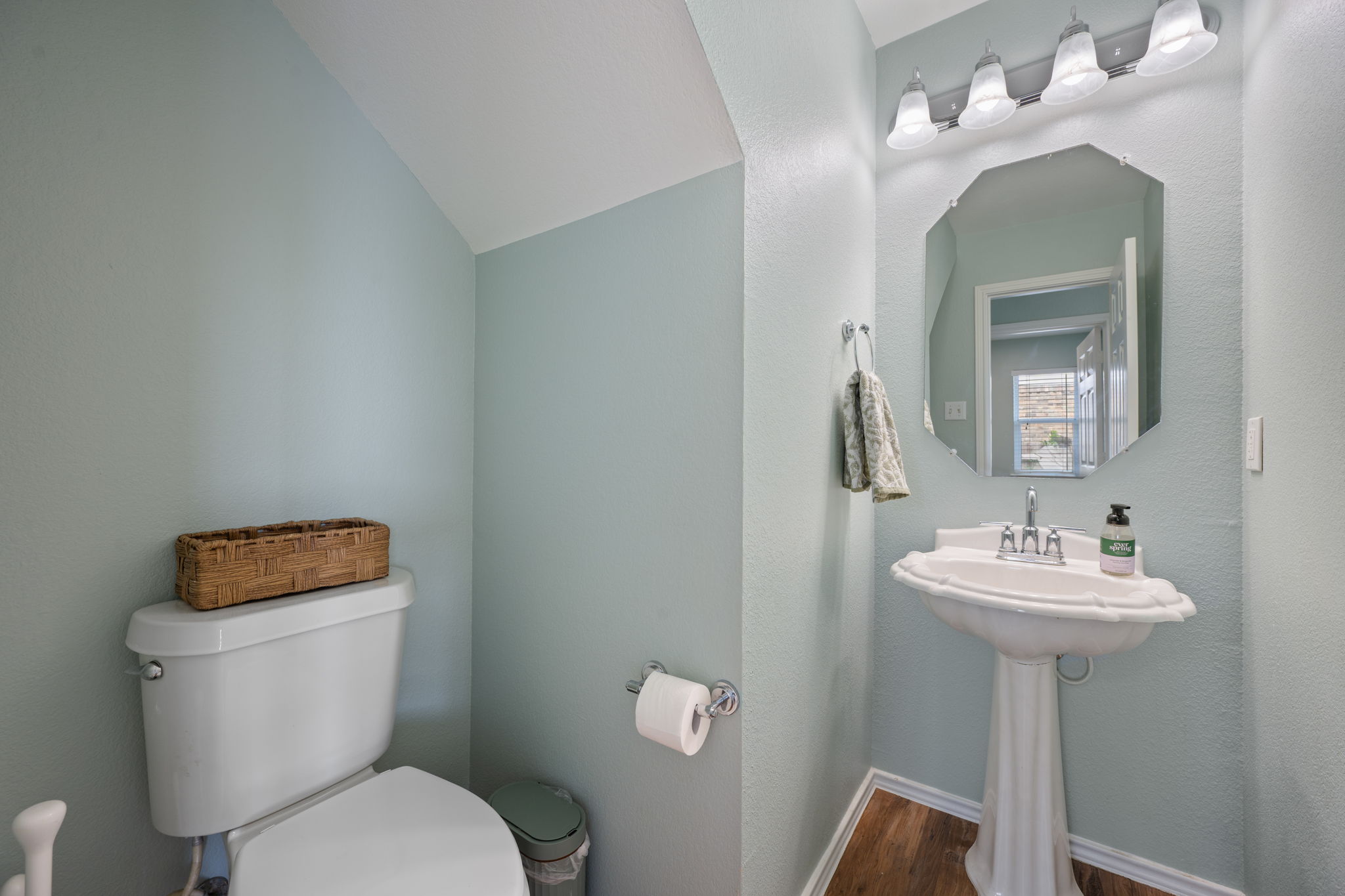 main property photo 20