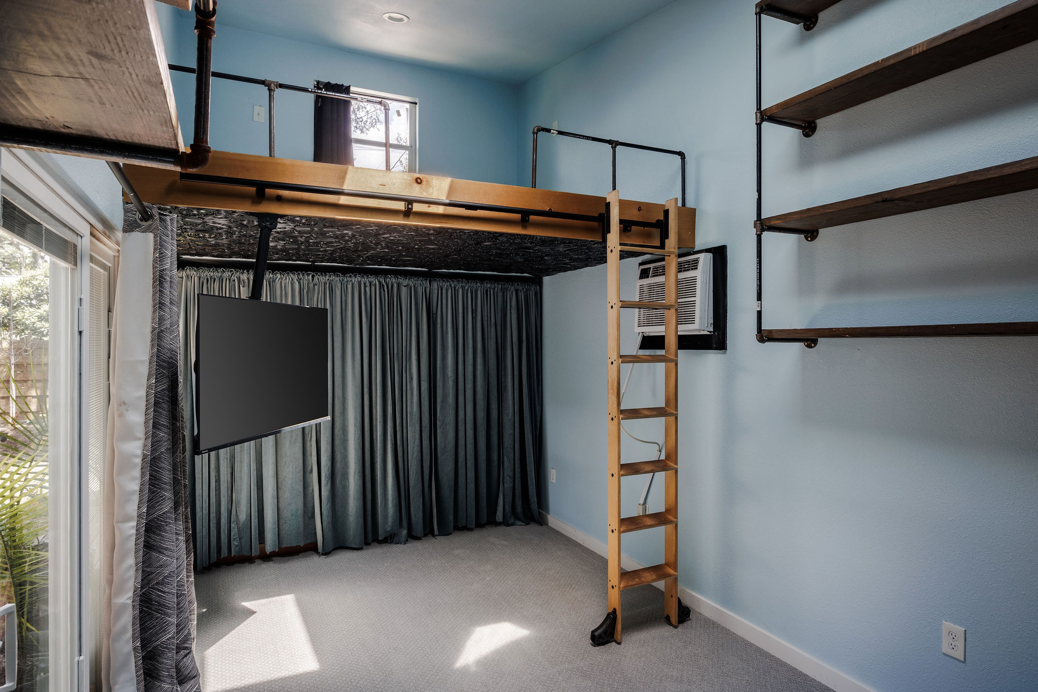 main property photo 26