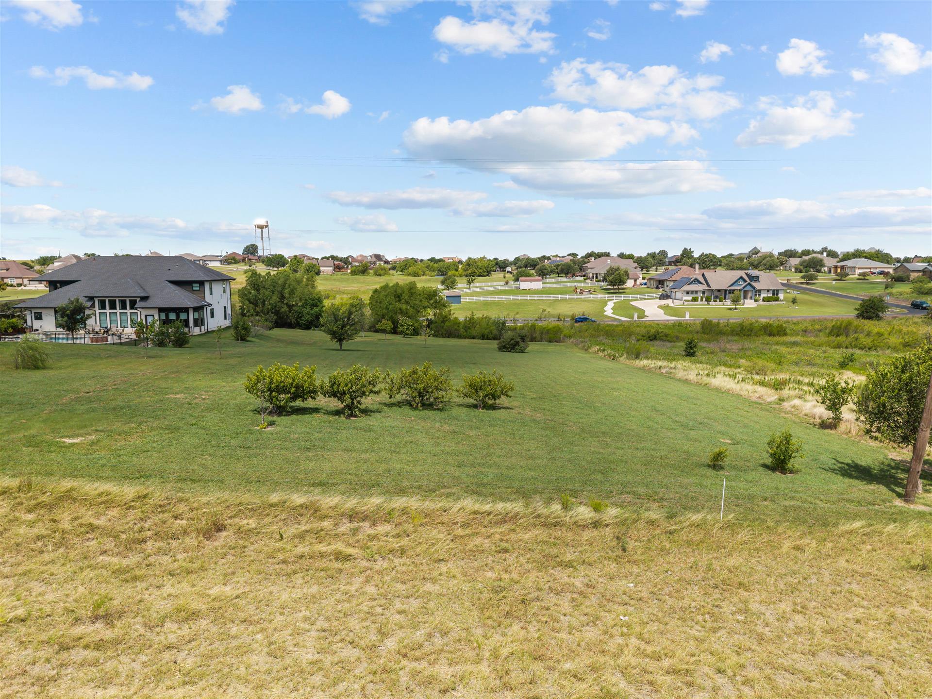 main property photo 11