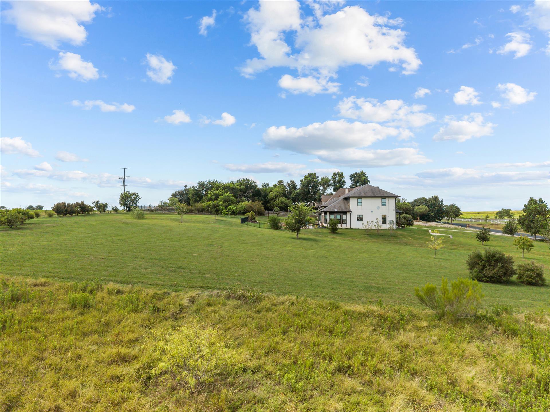 main property photo 12