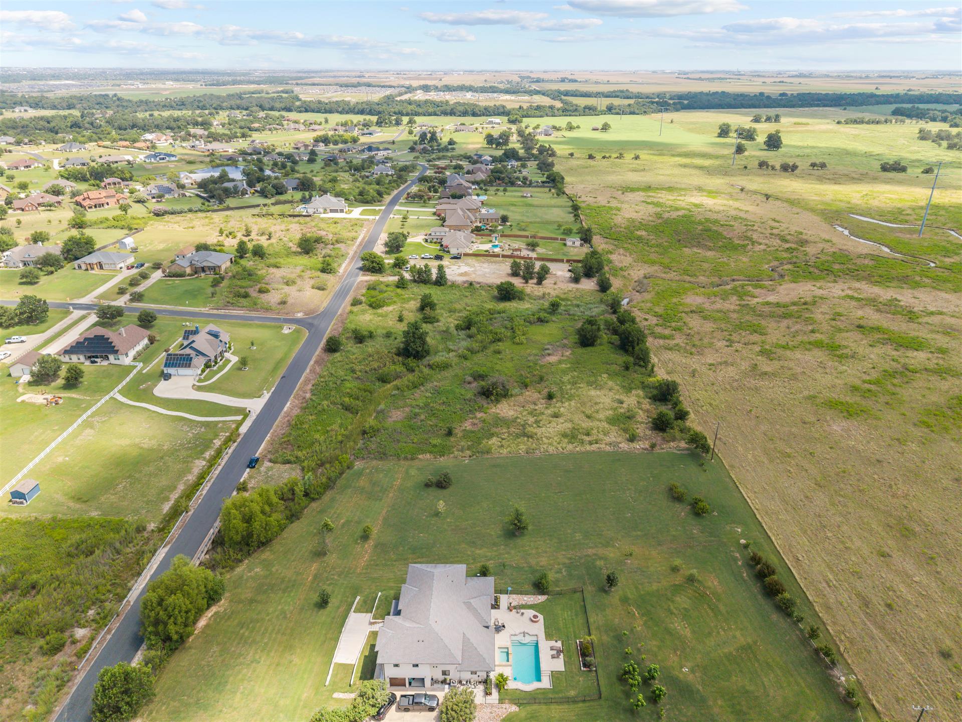main property photo 13