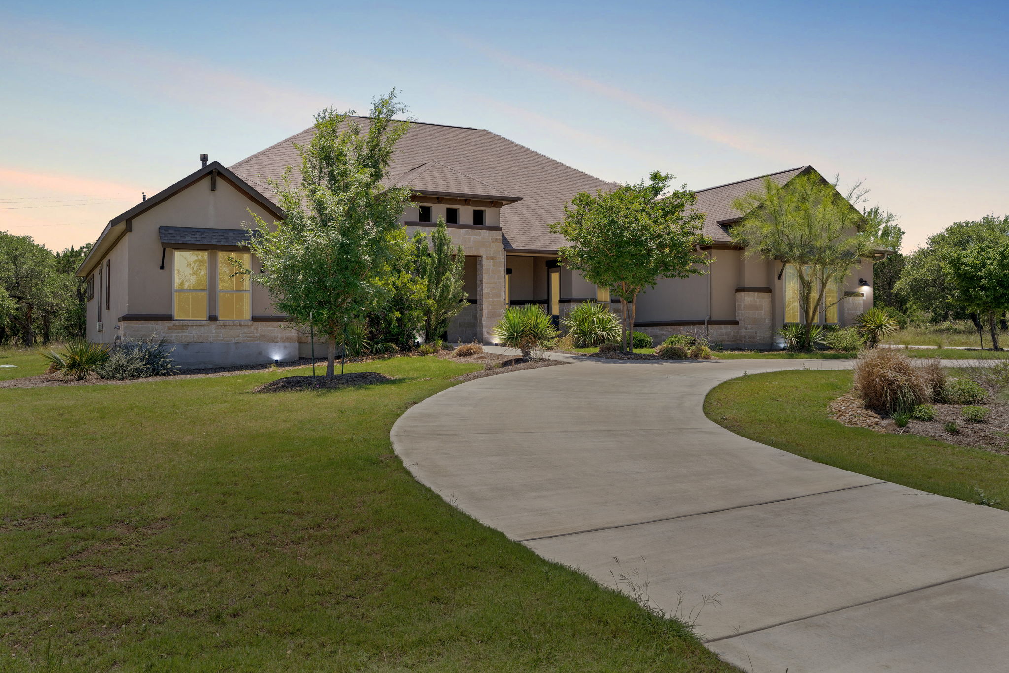 main property photo 30