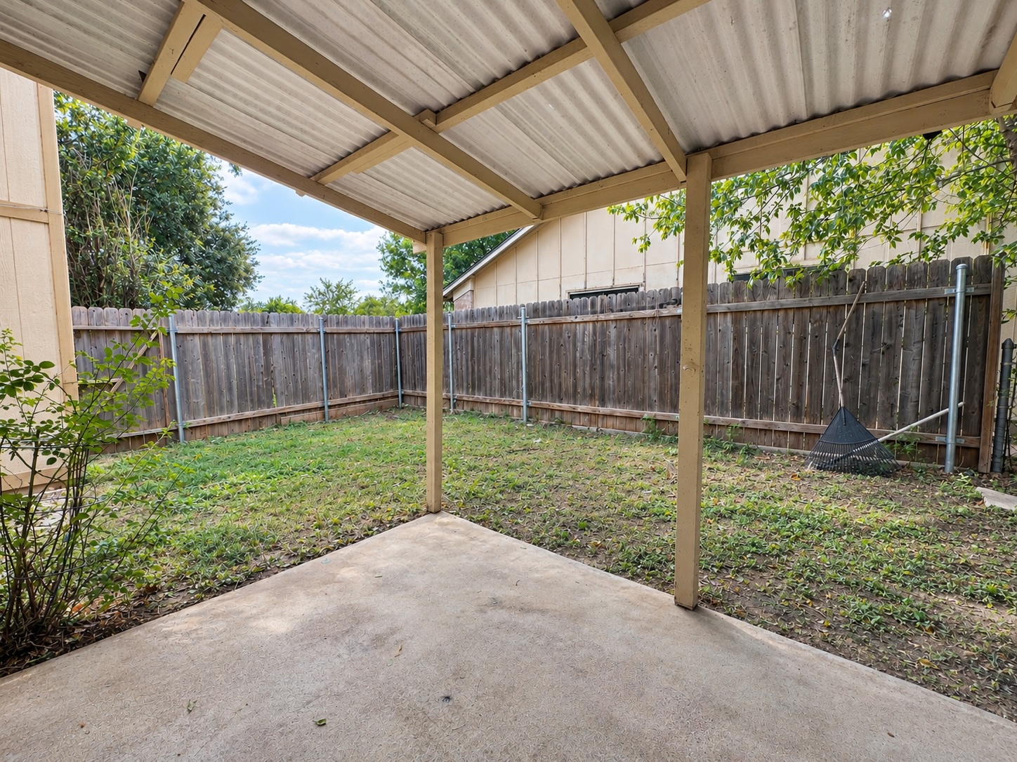 main property photo 15