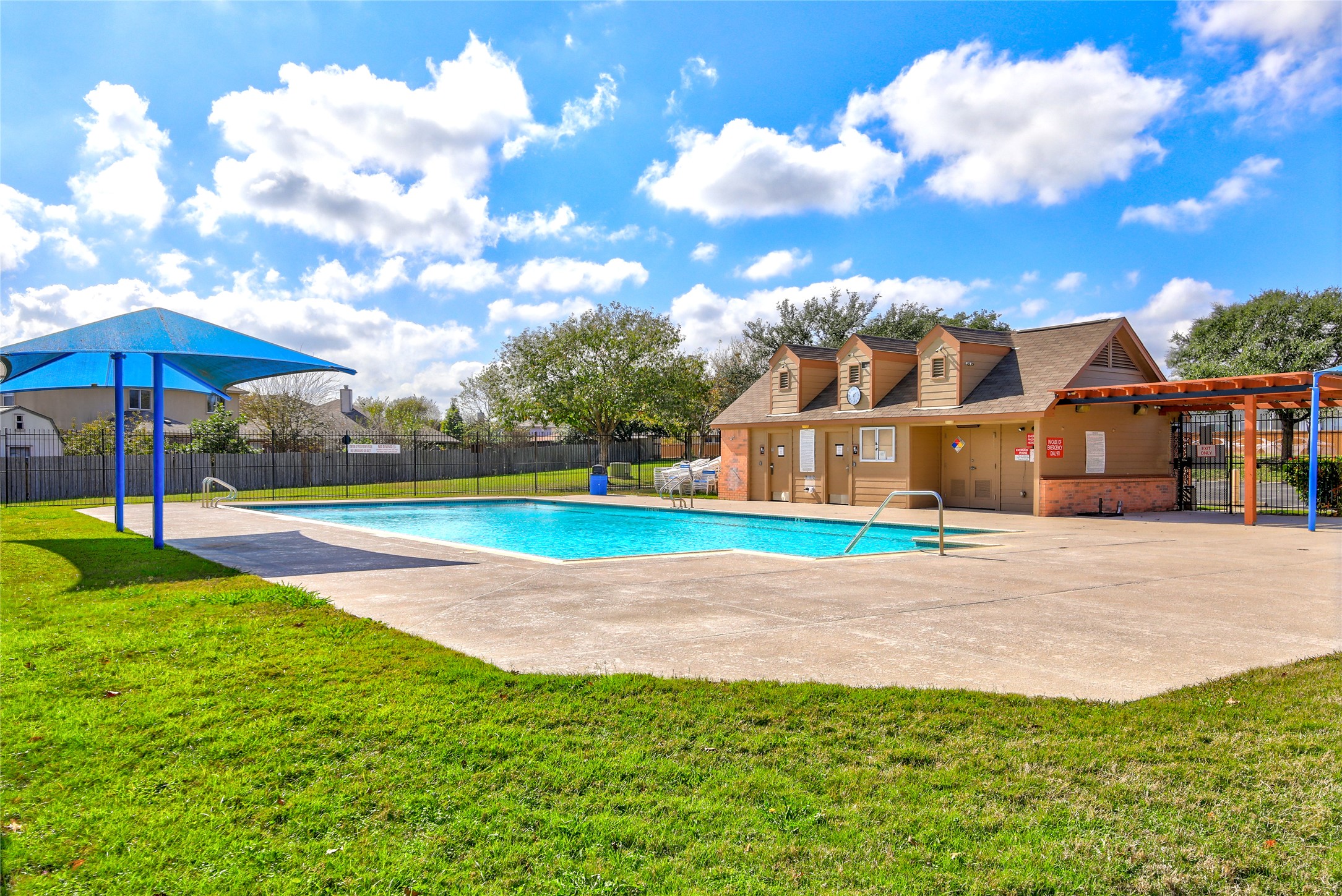 main property photo 33