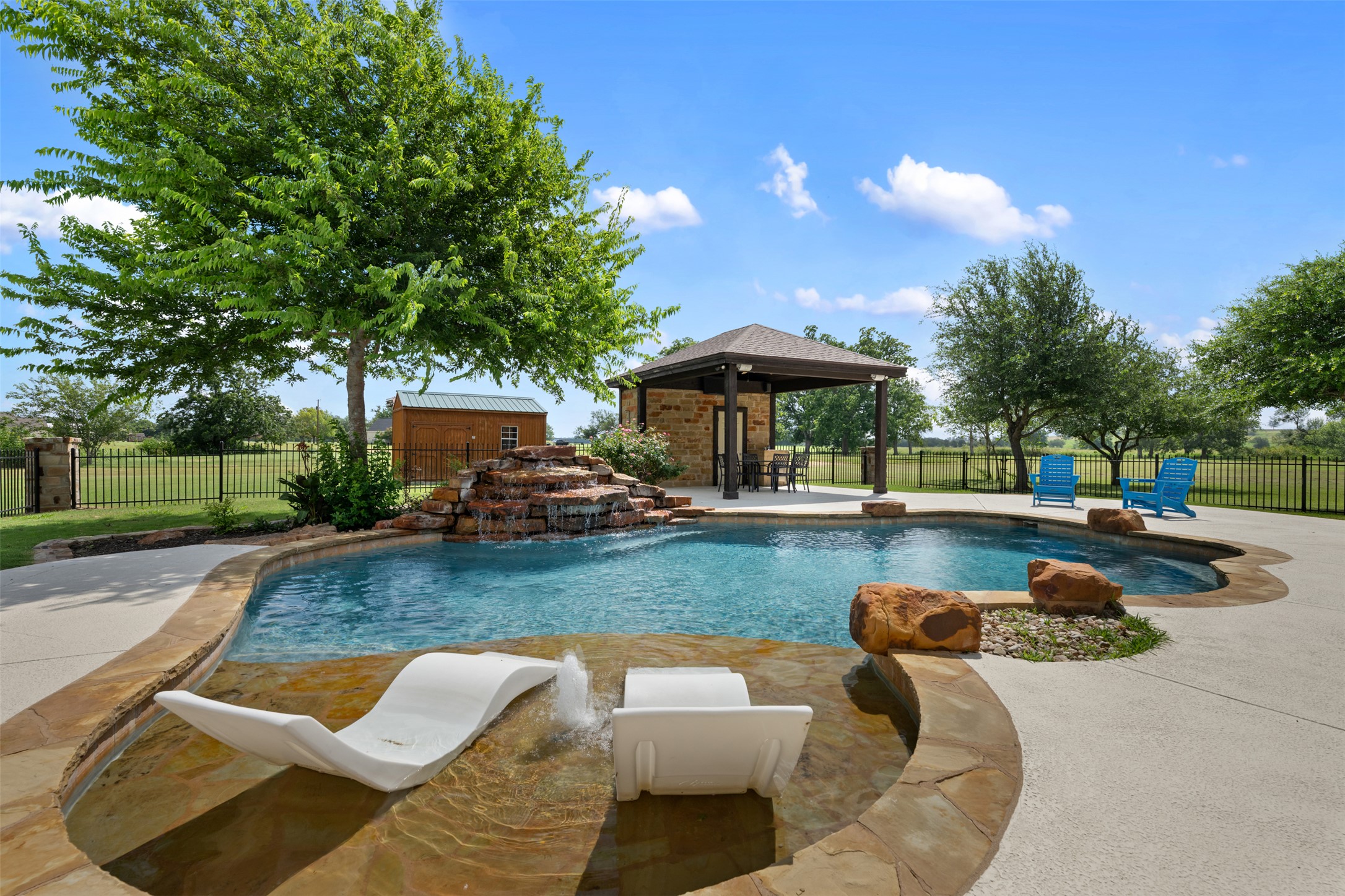 main property photo 32