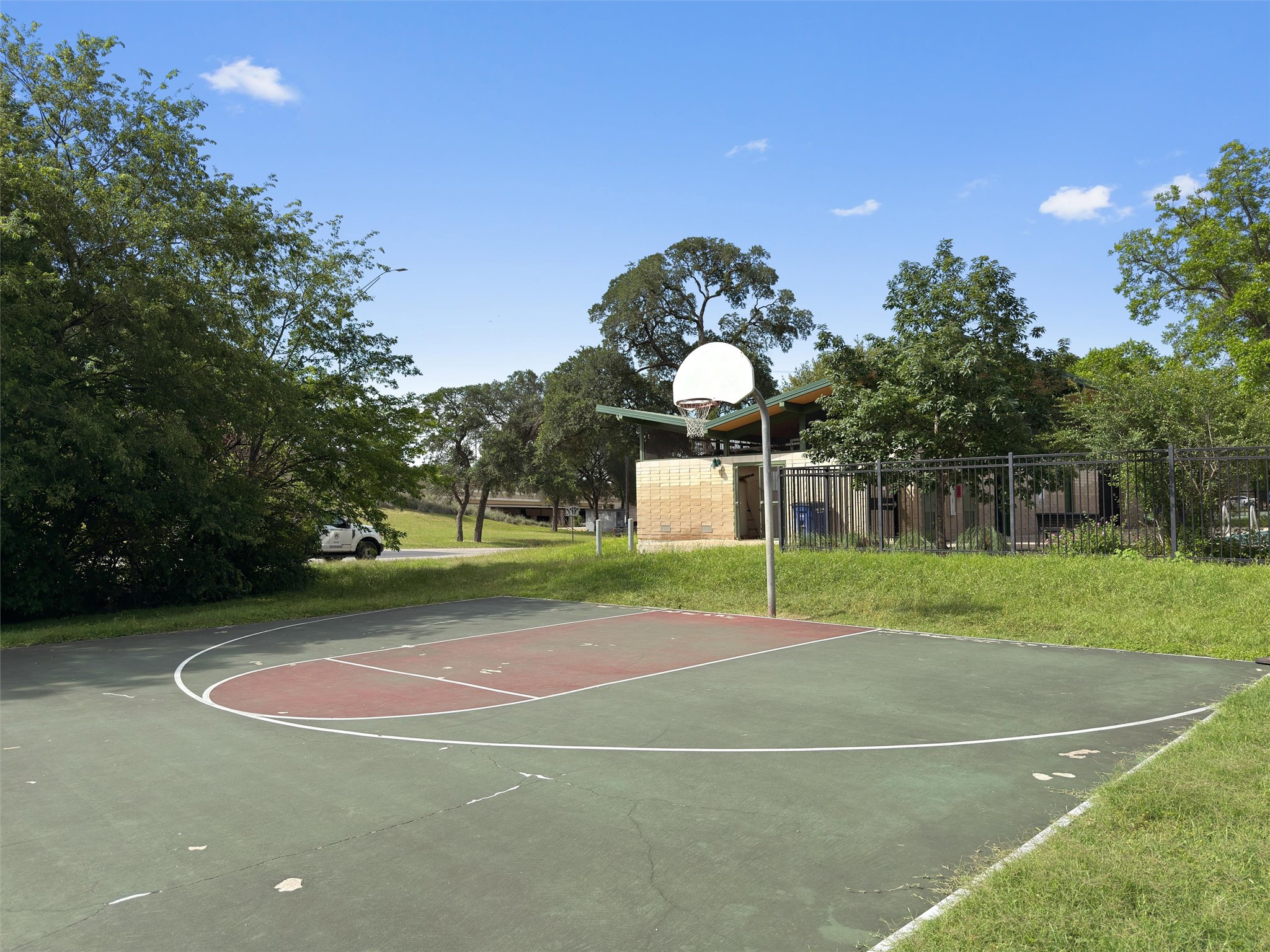 main property photo 30