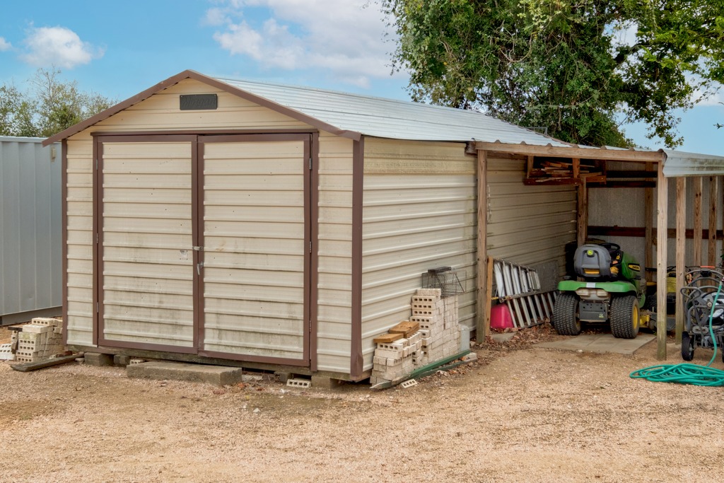main property photo 29