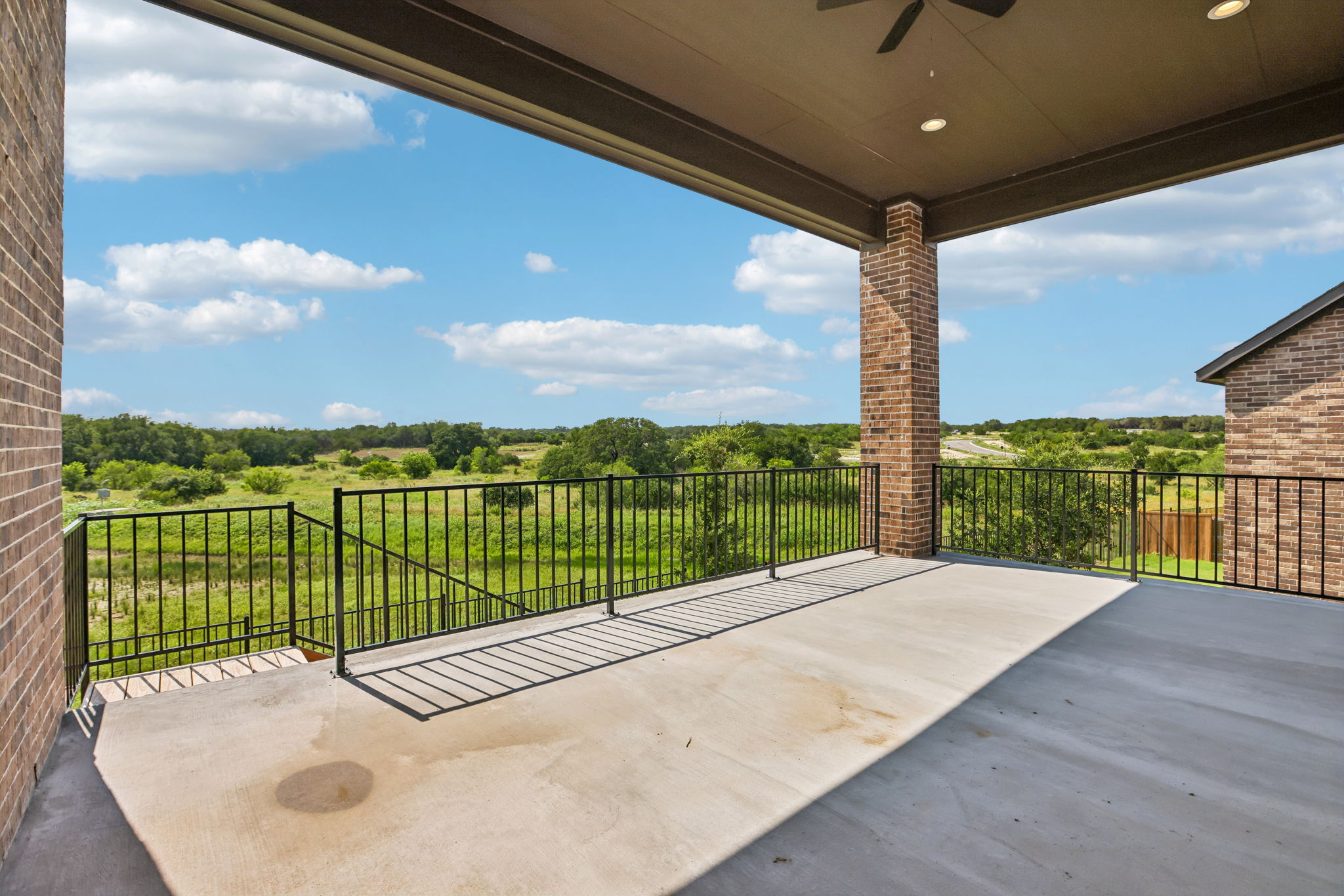 main property photo 31