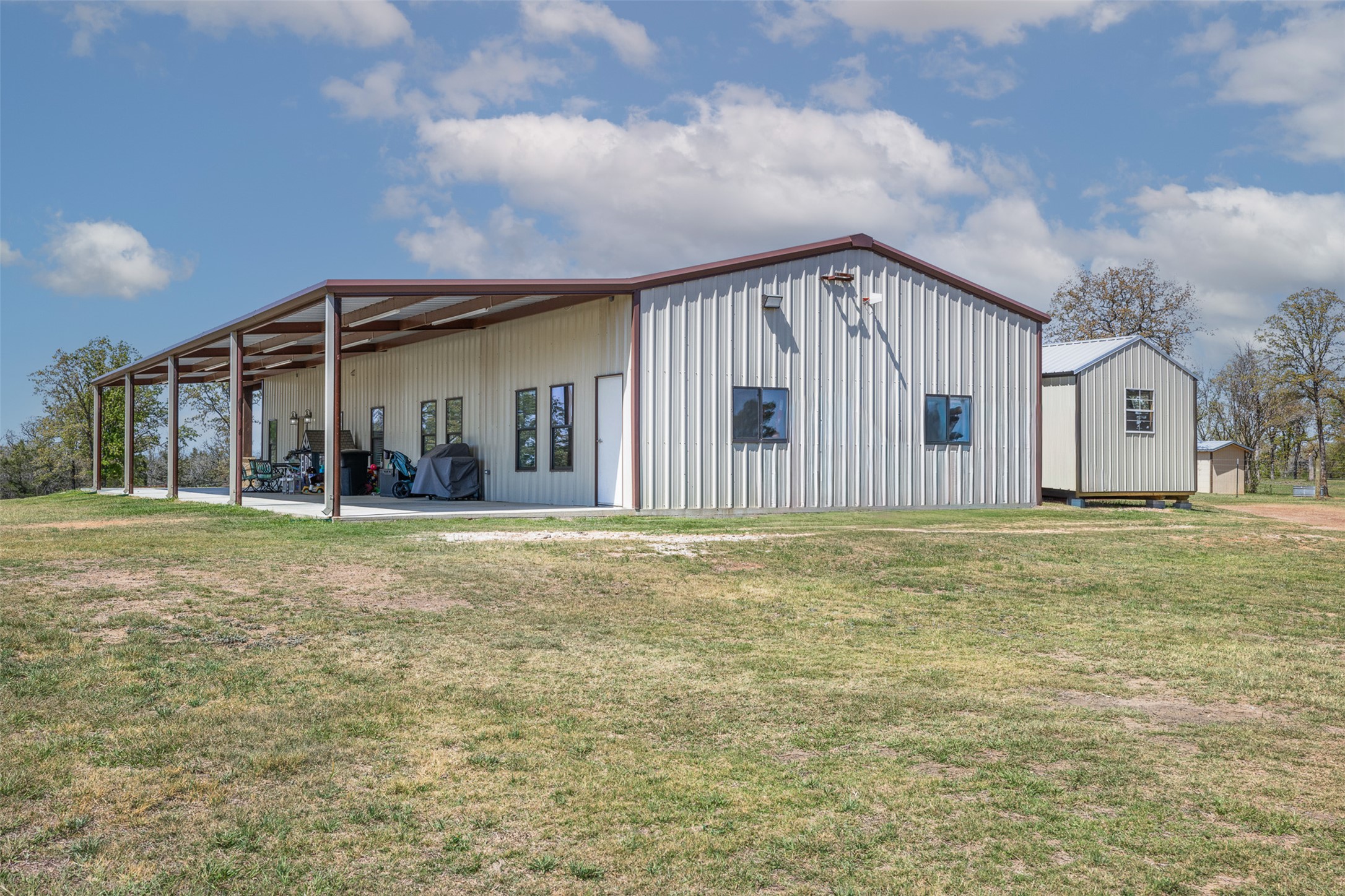 main property photo 4