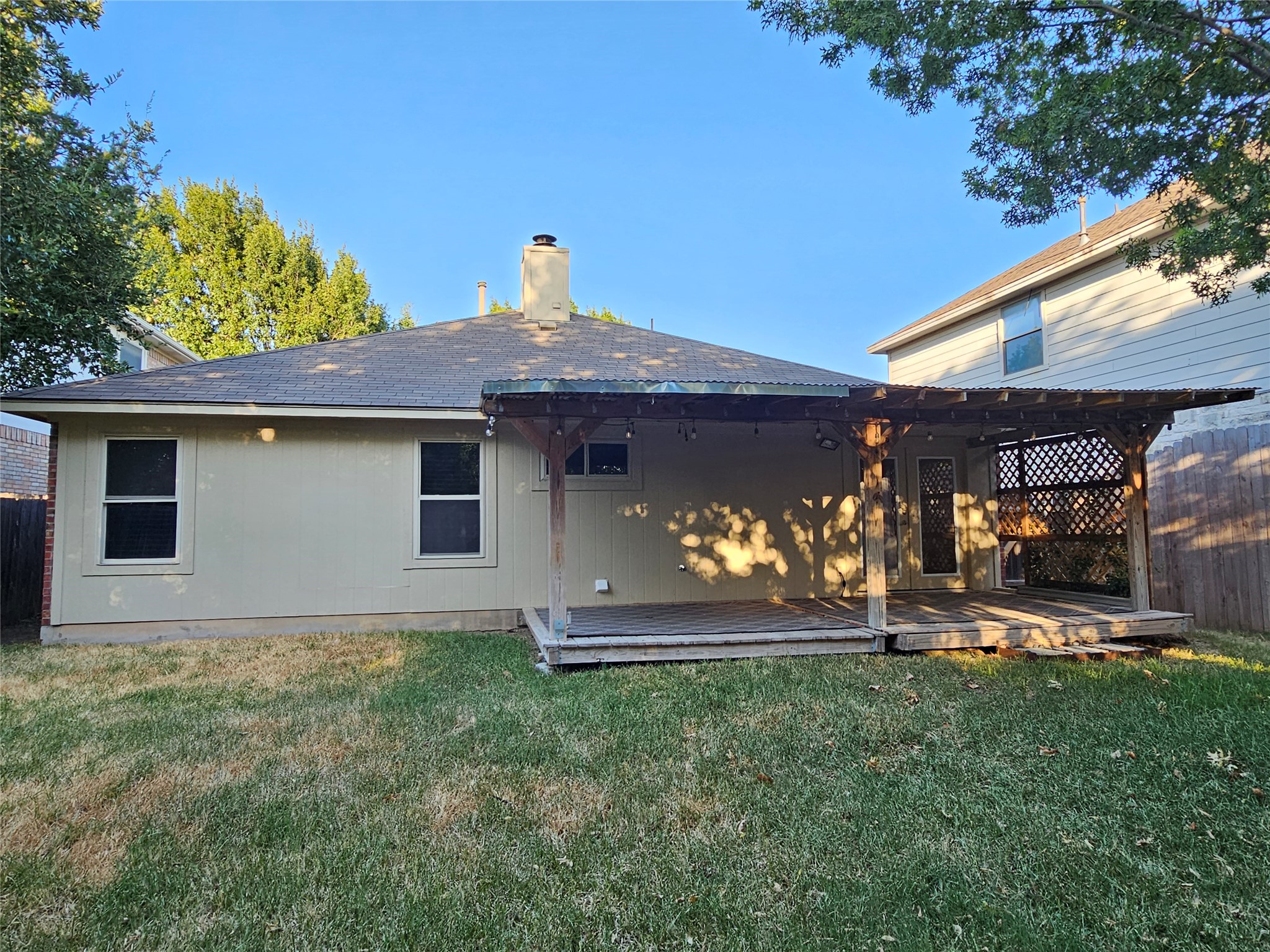 main property photo 28