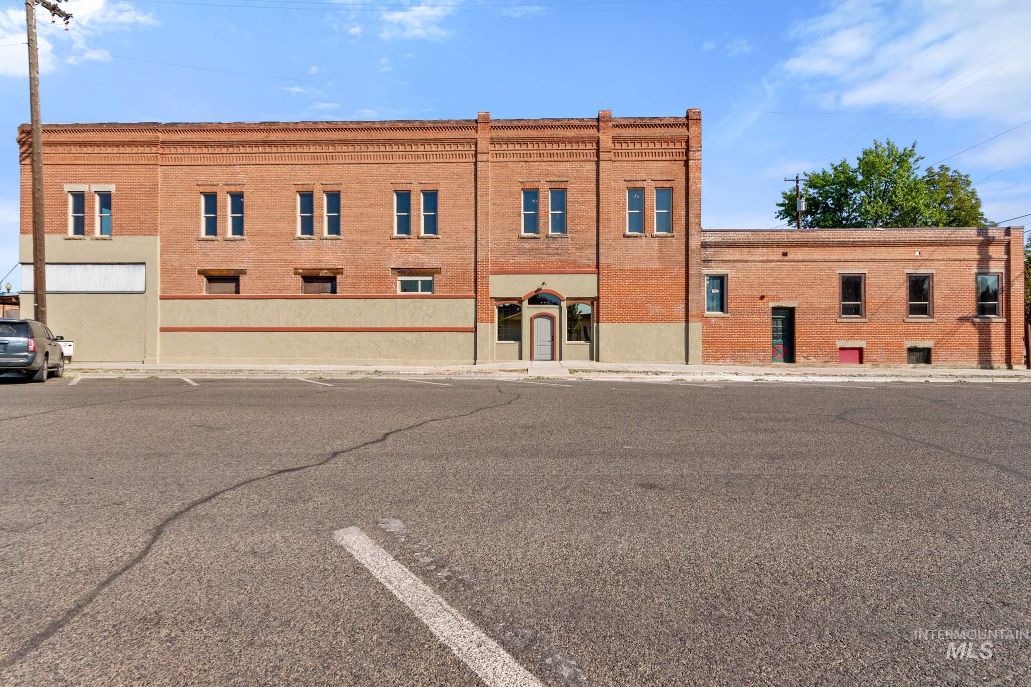 39 S Main St, Payette, ID 83661