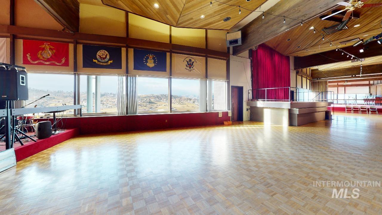 main property photo 30