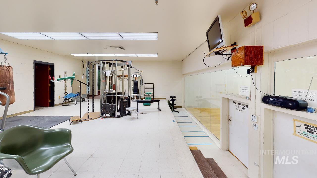 main property photo 39