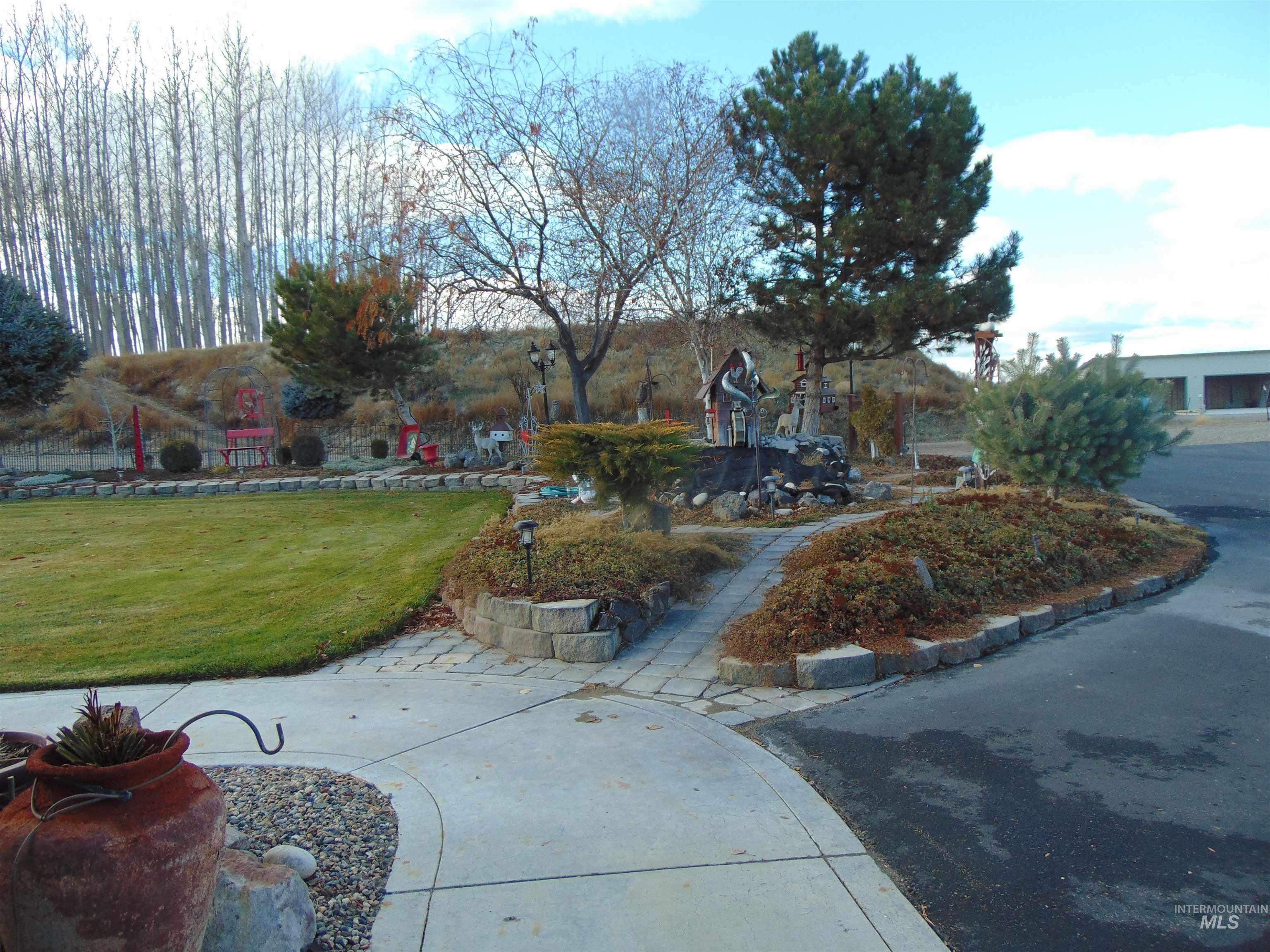 main property photo 22