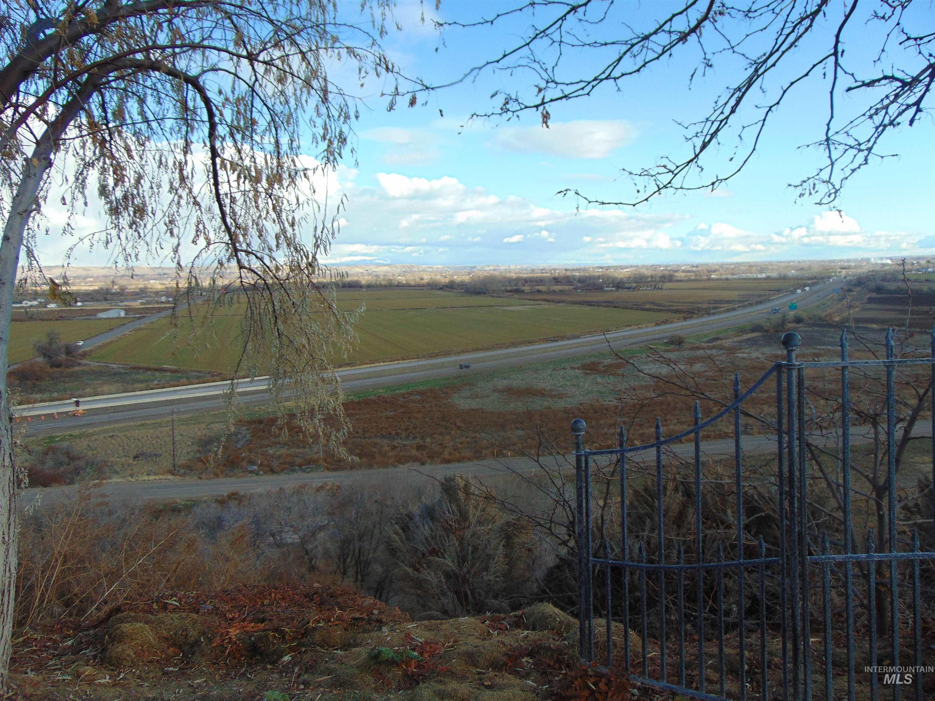 main property photo 9