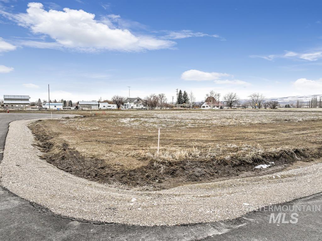 main property photo 14