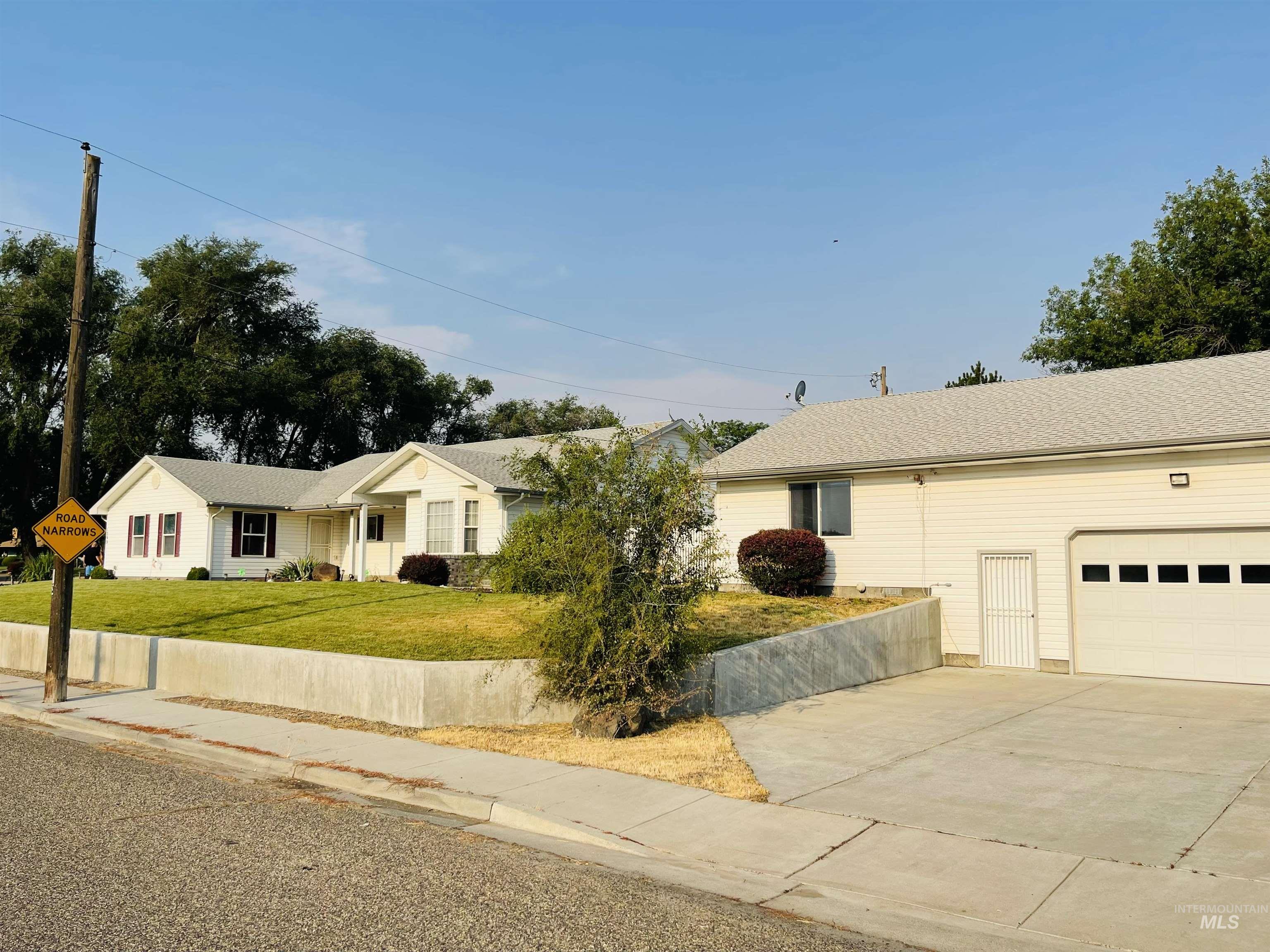 main property photo 37