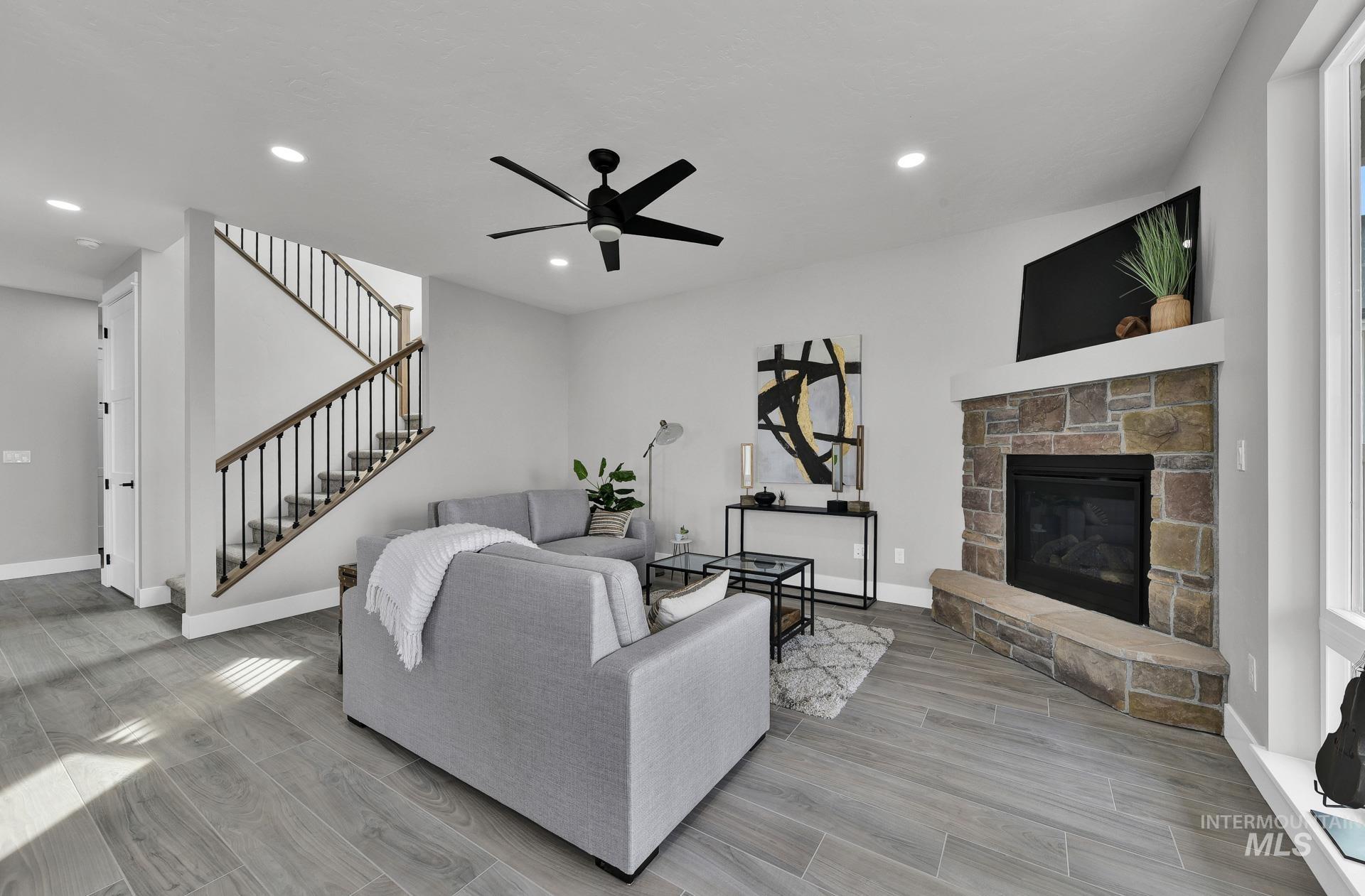 property viewer photo 12